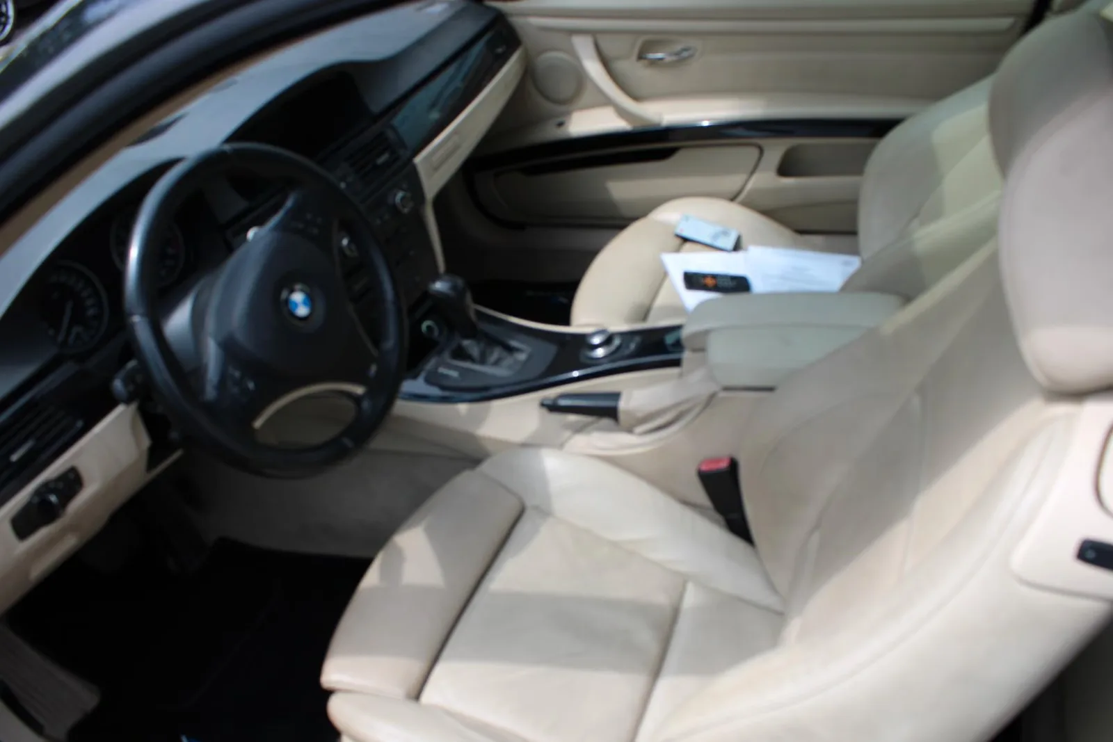 BMW Série 3 335i Coupé | 306 ch | BVA | Pack Sport | Cuir beige | Toit ouvrant | GPS | Xénon
