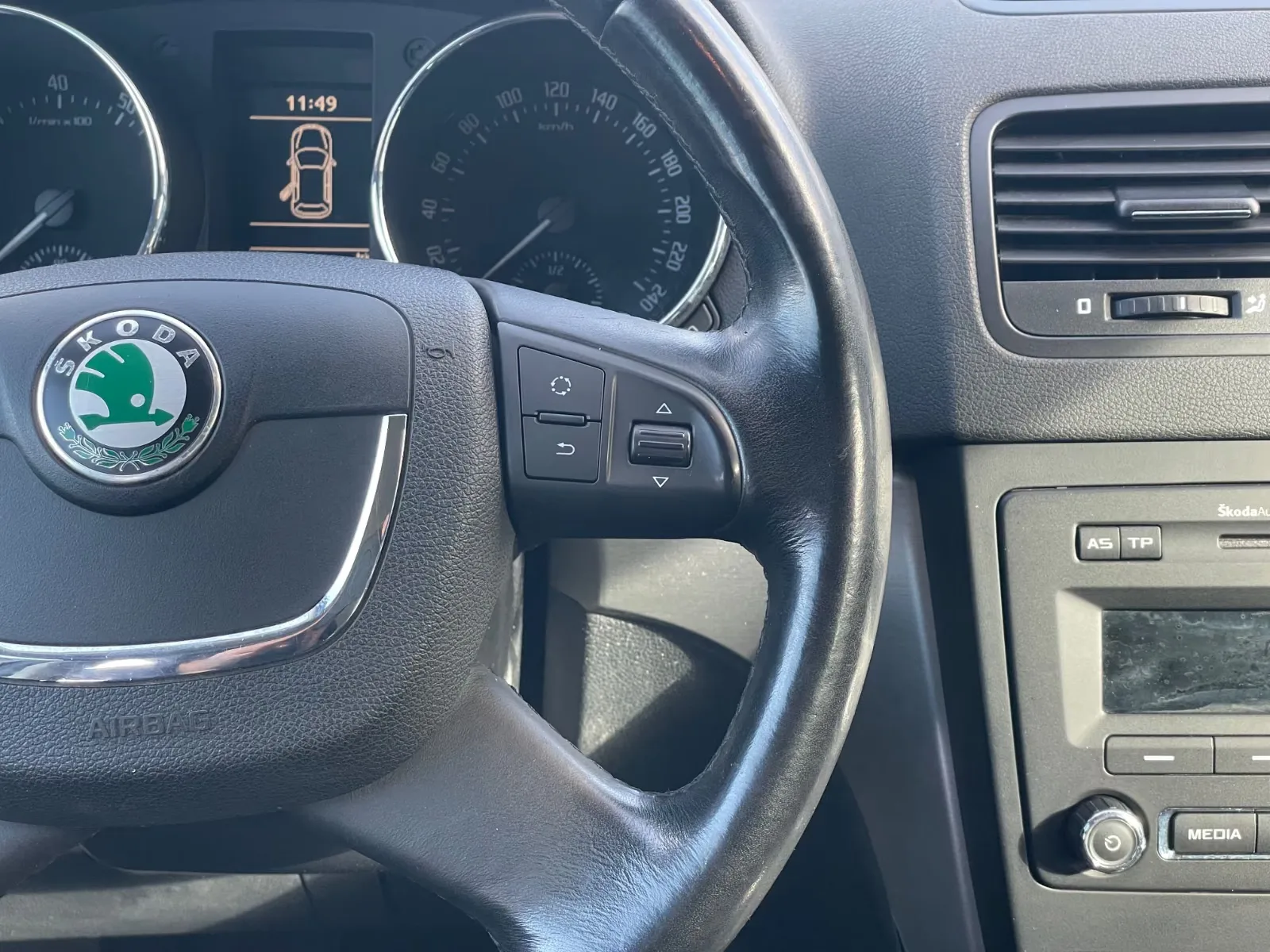 Skoda Yeti 1.8 TSI 160 ch 4x4 Experience • Attelage • Clim bizone • Sièges chauffants • Régulateur