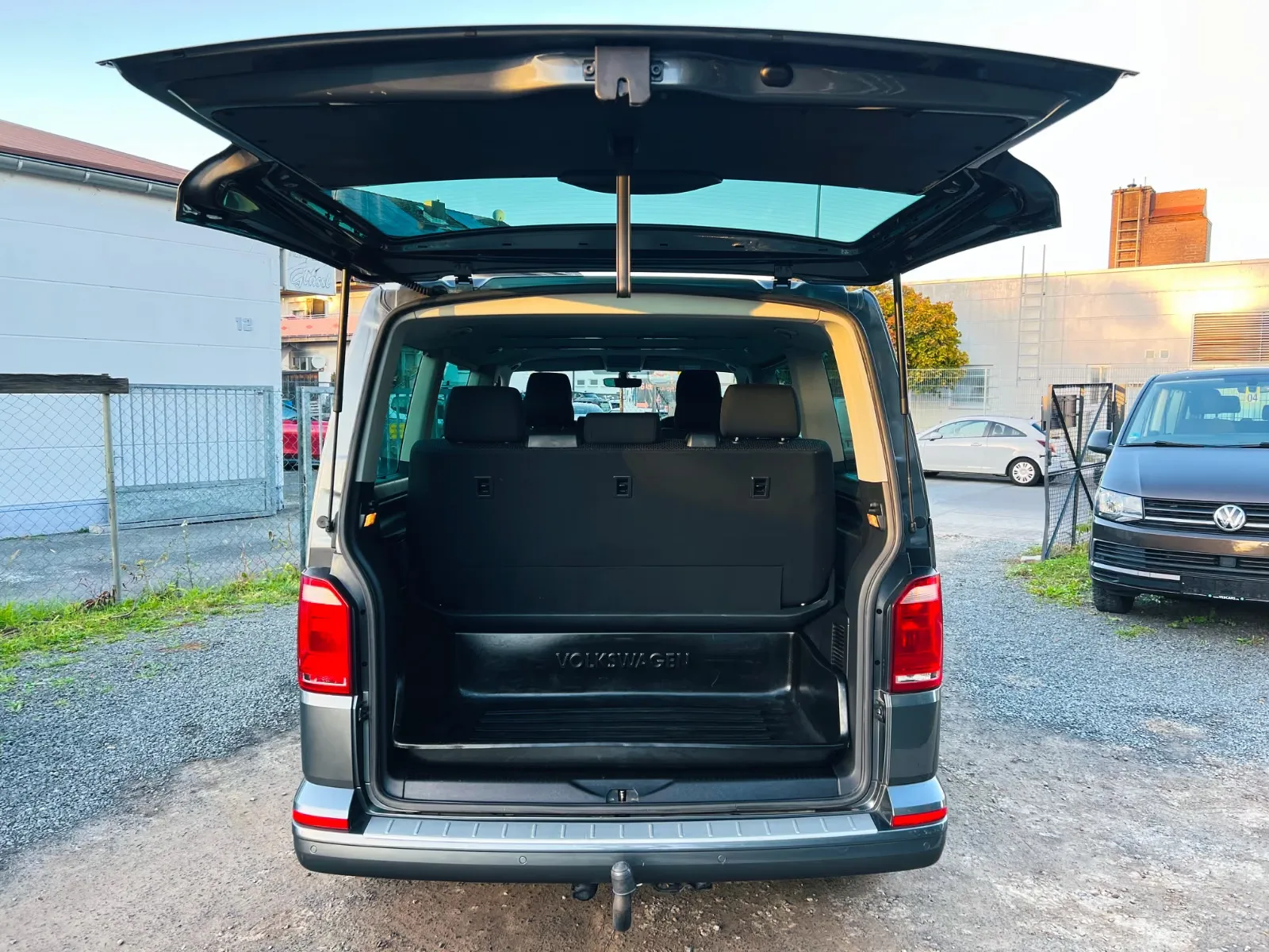 VOLKSWAGEN T6 MULTIVAN 2.0 TDI 150CH - DSG - GPS - CAMÉRA - ATTELAGE - 7 PLACES - 114.000 KMS