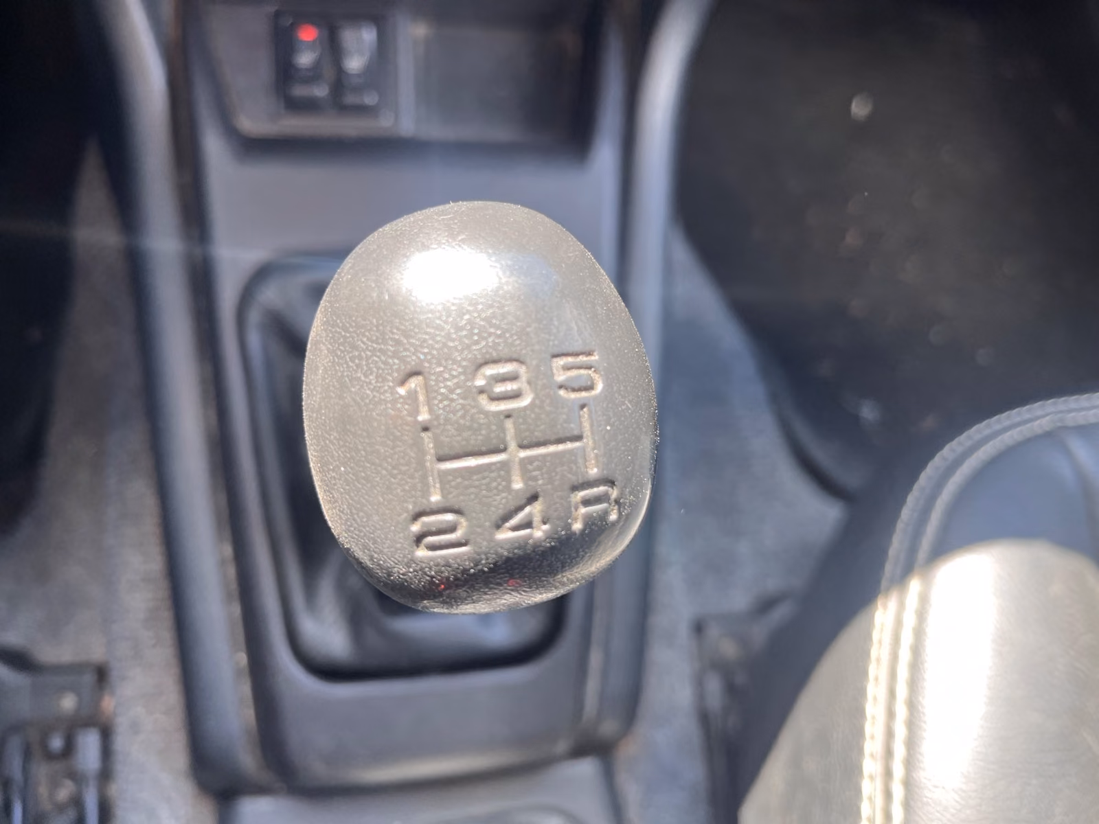 Mitsubishi Pajero Pinin 2.0 GDI 129 ch 4x4 Motion Plus • Cuir • Sièges chauffants • Attelage • Clim