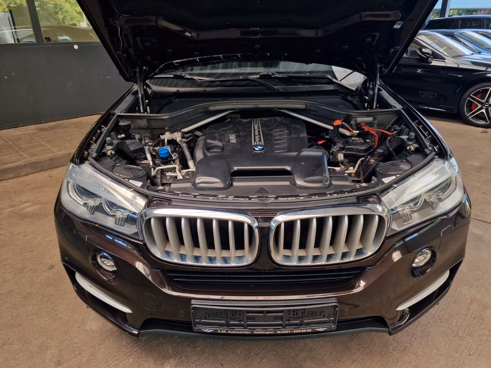 BMW X5 xDRIVE 40d 3.0 BI-TURBO 313ch BVA - CUIR DAKOTA - SIÈGES CHAUFFANTS ET VENTILÉS - ATTELAGE - CAMÉRA DE RECUL - SUSPENSION ADAPTATIVE