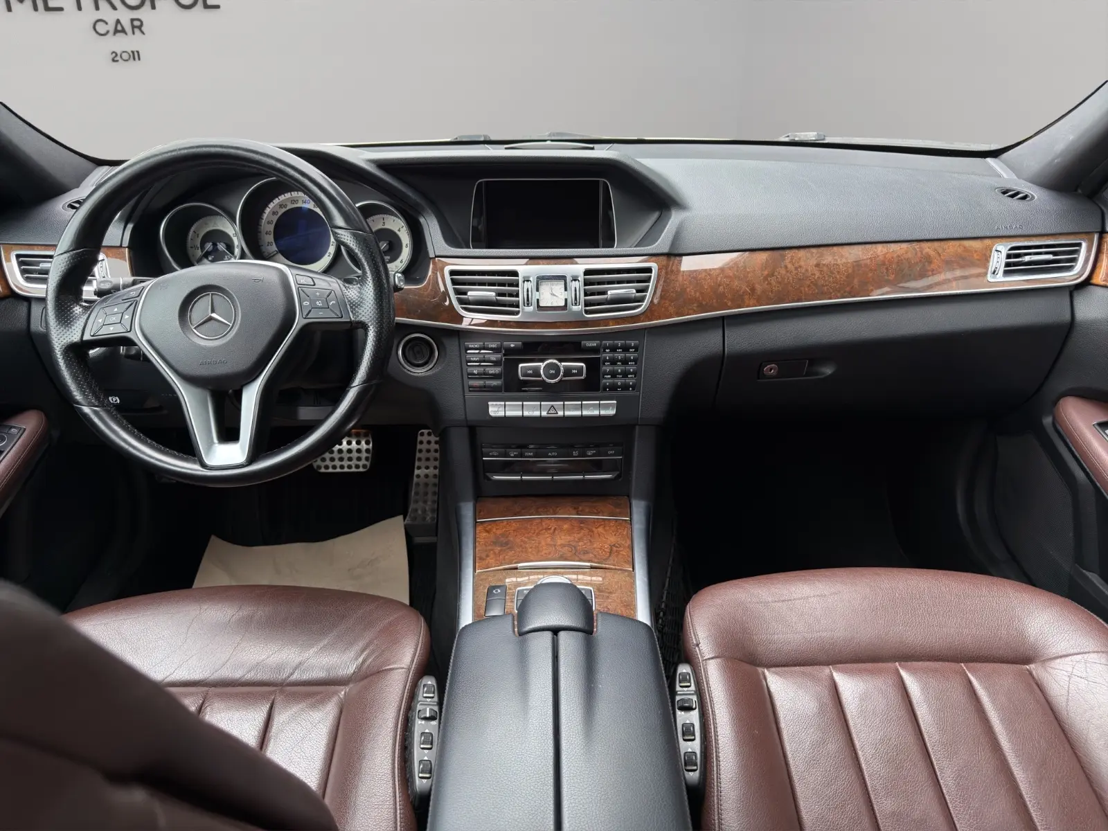 Mercedes E 350 BlueTEC Break V6 252 ch Avantgarde • Toit pano • Cuir • Harman Kardon • GPS • LED
