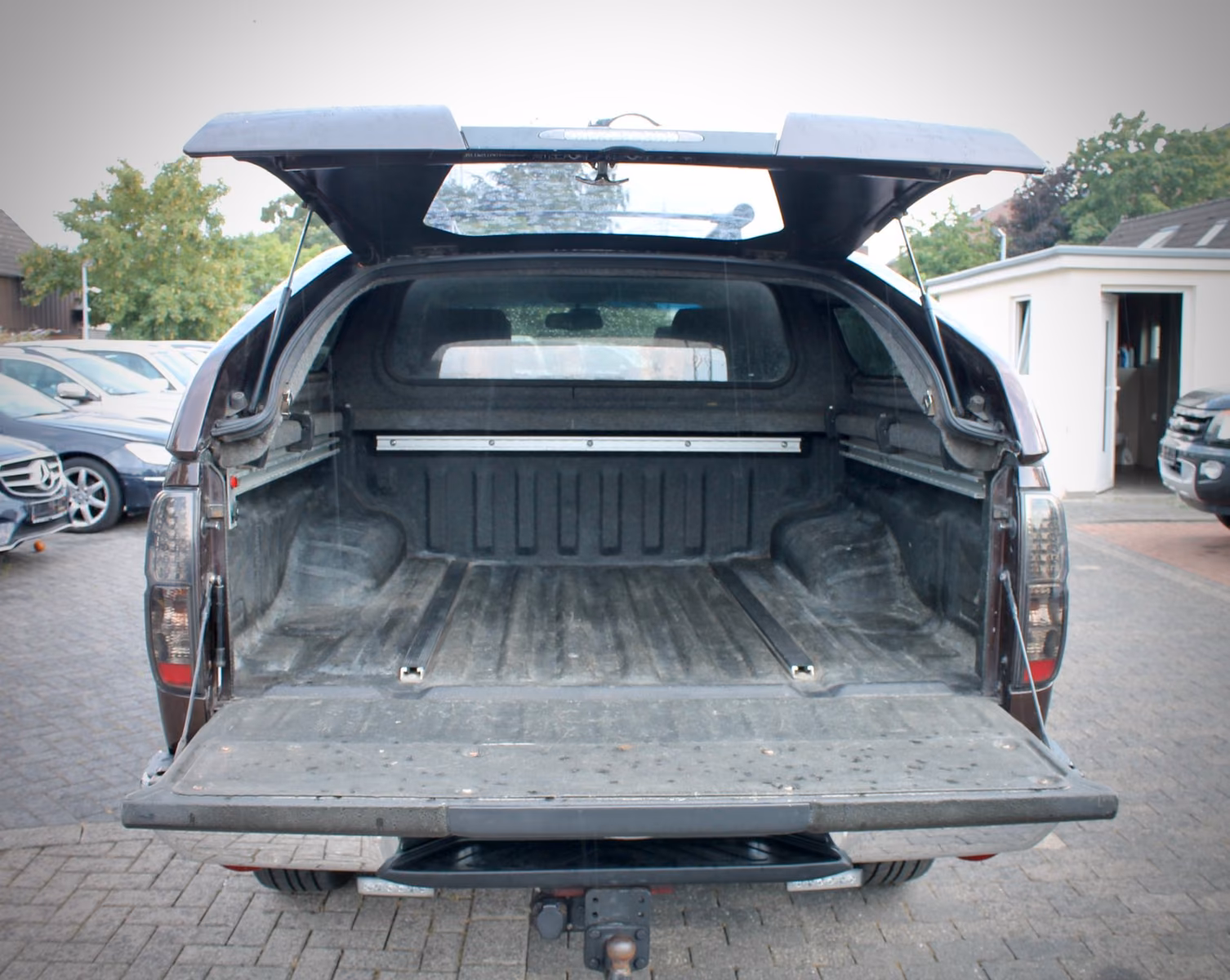 Nissan Navara 3.0 V6 dCi Double Cab | 231 ch | BVA | Hard top | Cuir | Toit ouvrant | GPS | Attelage