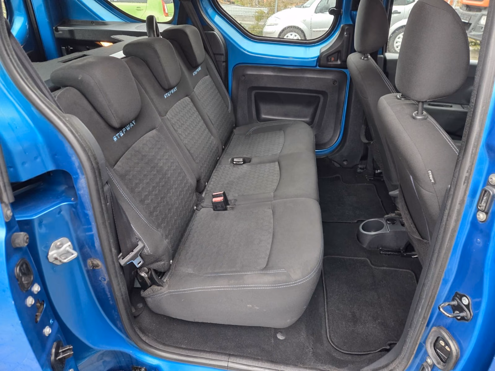 DACIA DOKKER STEPWAY 1.5 DCI / CLIMATISATION / RÉGULATEUR DE VITESSE | 90 ch | BVM | VOLANT EN CUIR