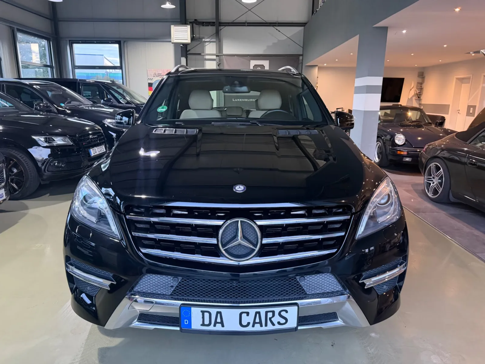 Mercedes-Benz Classe M 350 4MATIC Pack AMG | 306 ch | BVA | Toit panoramique | Cuir beige | Harman Kardon | GPS | Attelage