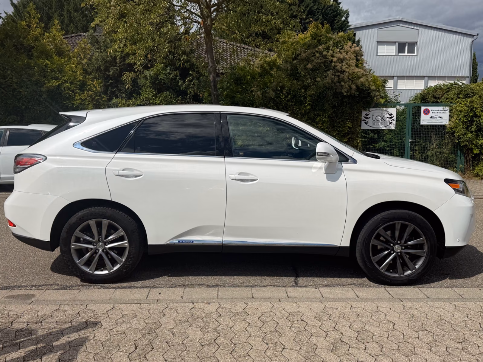 LEXUS RX 450h V6 3.5 HYBRIDE 299ch 4x4 BVA - CUIR - TOIT PANORAMIQUE - AFFICHAGE TÊTE HAUTE - CAMÉRA 360° - SIÈGES CHAUFFANTS