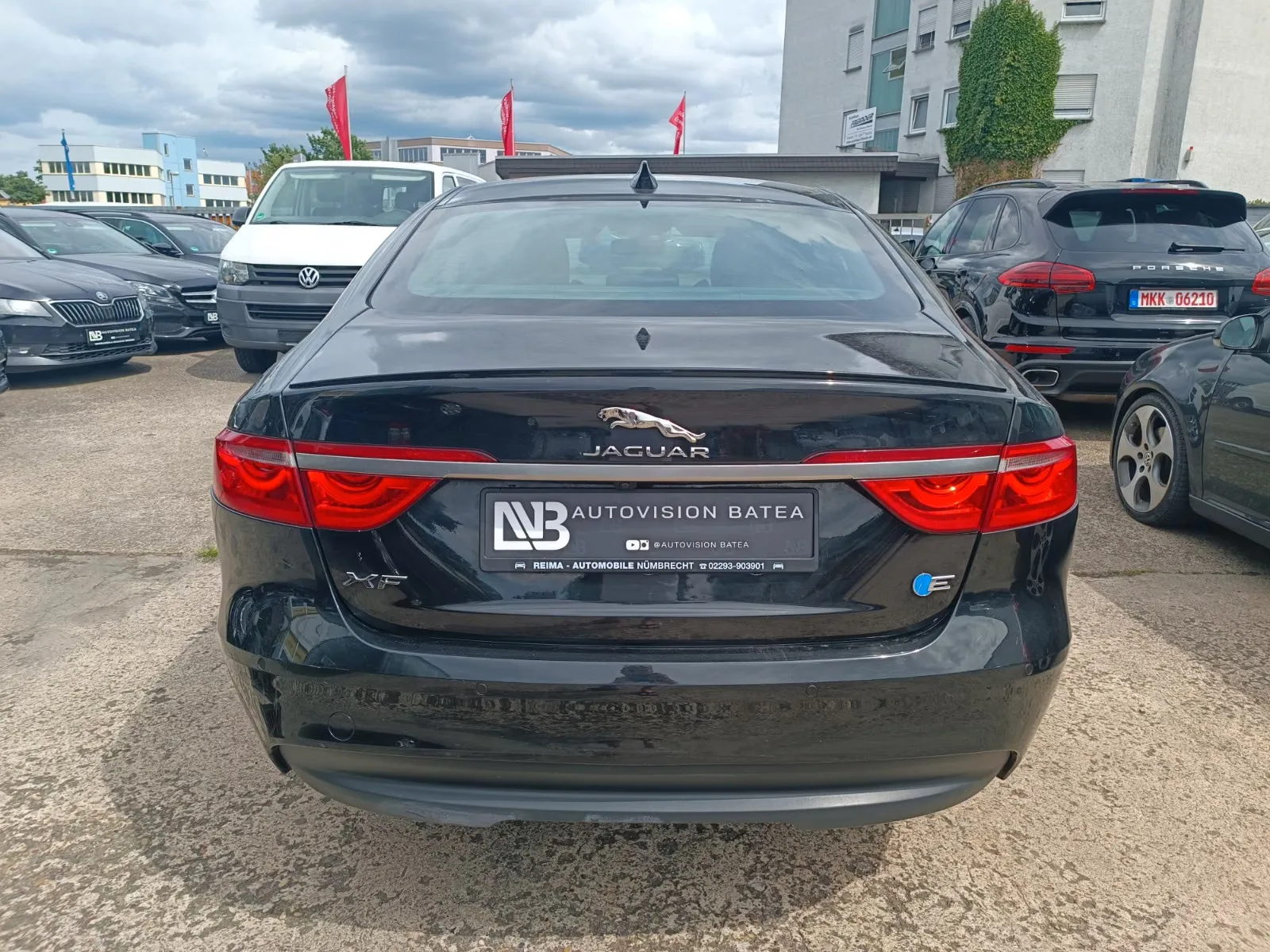 JAGUAR XF 2.0D 163CH - R-SPORT - CAMERA DE RECUL - BVA - CT RECENT - 142.000 KMS