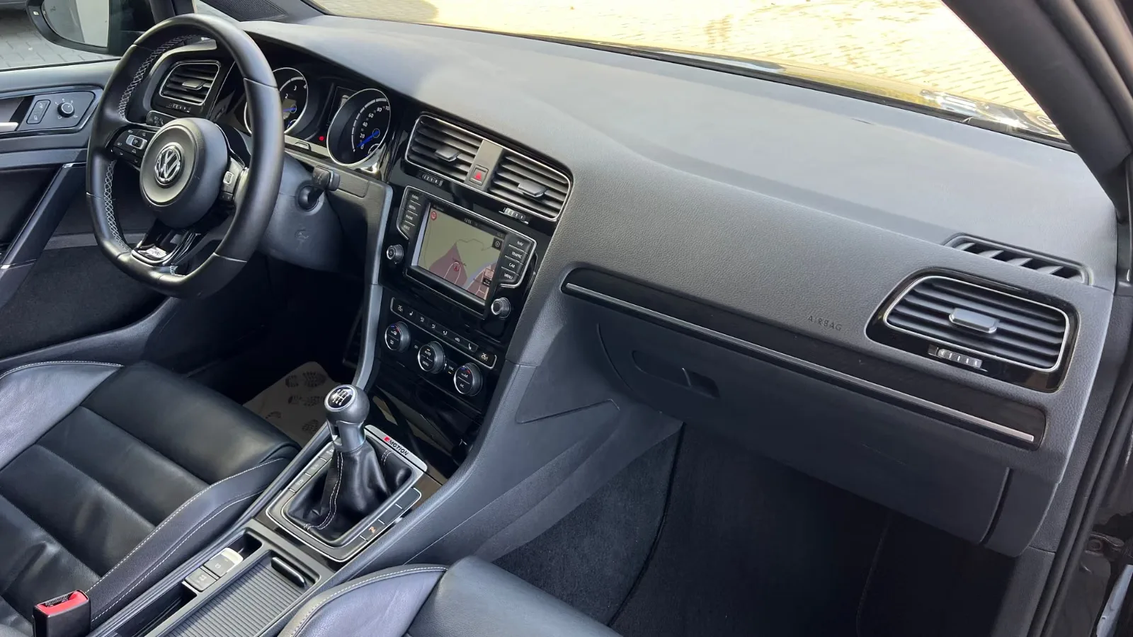 VOLKSWAGEN GOLF VII - R 4MOTION - 300 CV - BVM - HISTORIQUE COMPLET