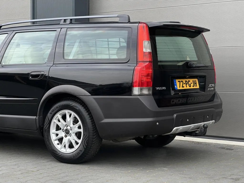 VOLVO XC70 2.5T 210 ch AWD 4x4 BVA CONFORT LINE - 289890 km