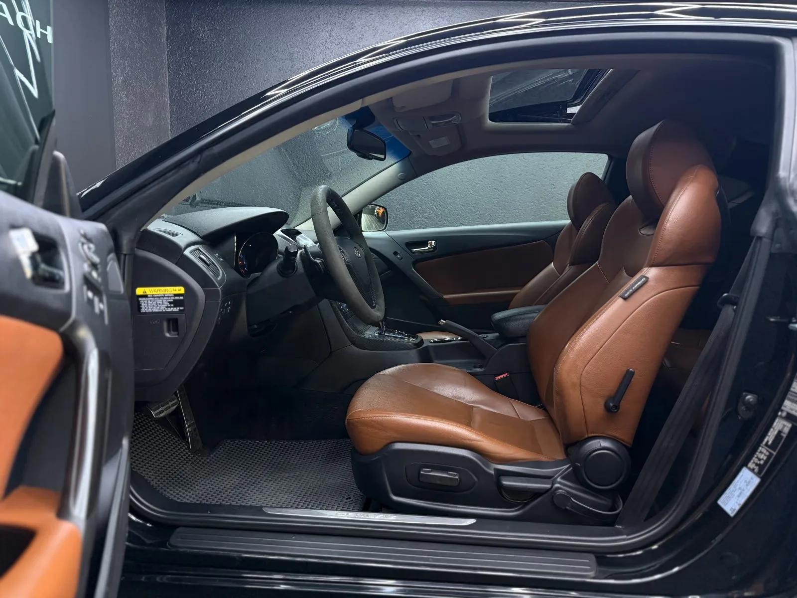 Hyundai Genesis Coupé 3.8 V6 | 303 ch | BVA | Cuir | Toit ouvrant | Xénon | Sièges chauffants | Régulateur adaptatif