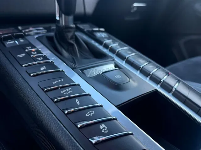 Porsche Macan GTS | 360 ch | BVA | Toit panoramique | Suspension pneumatique | Bose | Échappement sport | Sièges ventilés
