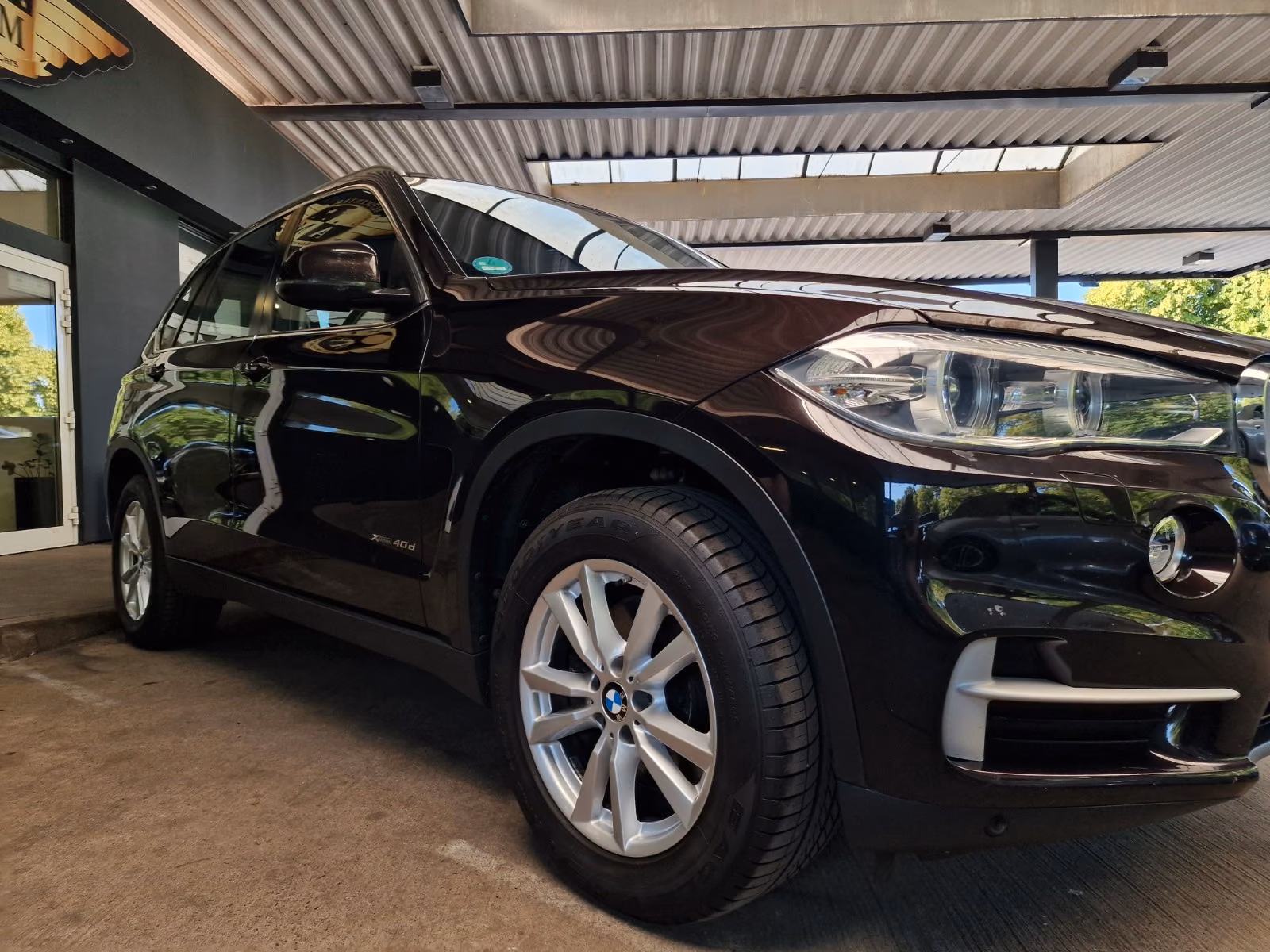 BMW X5 xDRIVE 40d 3.0 BI-TURBO 313ch BVA - CUIR DAKOTA - SIÈGES CHAUFFANTS ET VENTILÉS - ATTELAGE - CAMÉRA DE RECUL - SUSPENSION ADAPTATIVE