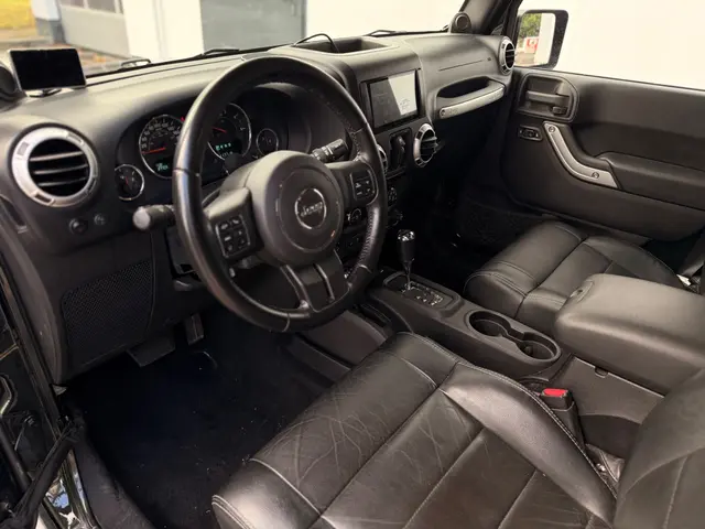 JEEP WRANGLER SAHARA 200CH 4X4