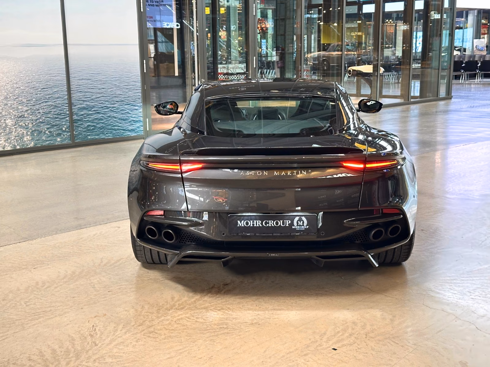 ASTON MARTIN DBS 5.2 V12 BITURBO SUPERLEGGERA - 725 ch - 1ère main