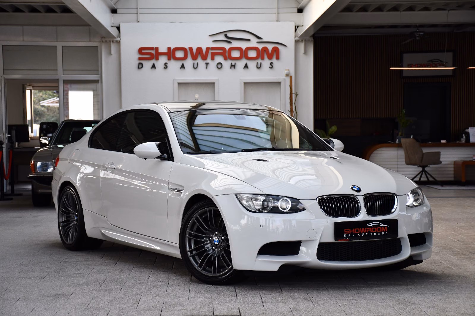 BMW M3 E92 V8 4.0 420 ch • Boîte manuelle • 79 800 km • Toit carbone • EDC • Cuir/Alcantara • GPS Pro