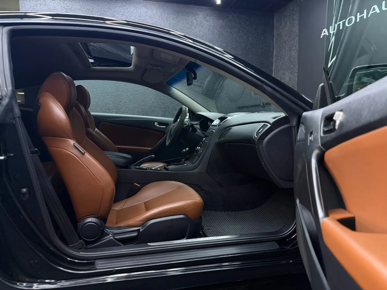 Hyundai Genesis Coupé 3.8 V6 | 303 ch | BVA | Cuir | Toit ouvrant | Xénon | Sièges chauffants | Régulateur adaptatif