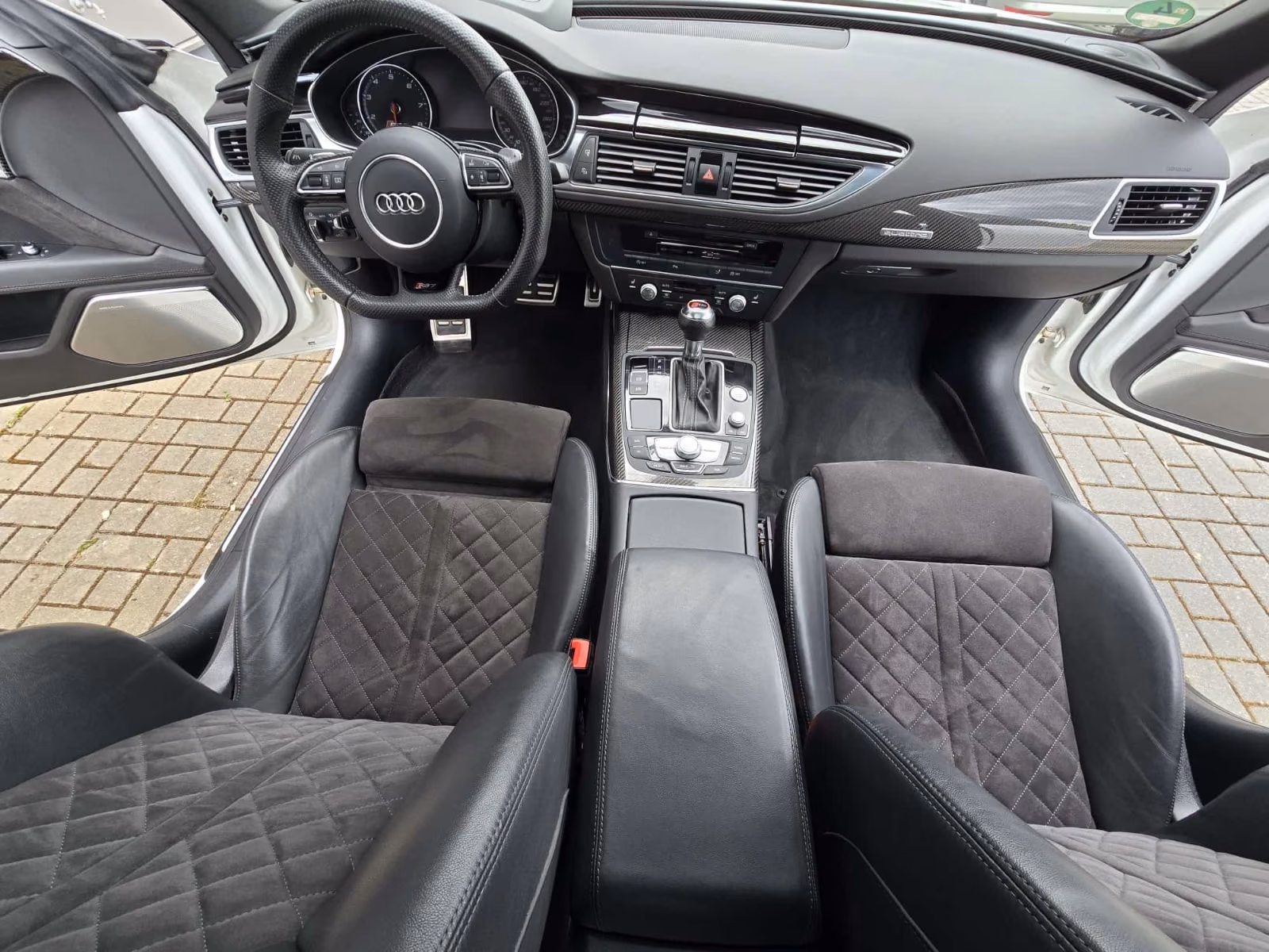 AUDI RS7 - 4.0 TFSI - 560 CV - BVA - ALCANTARA