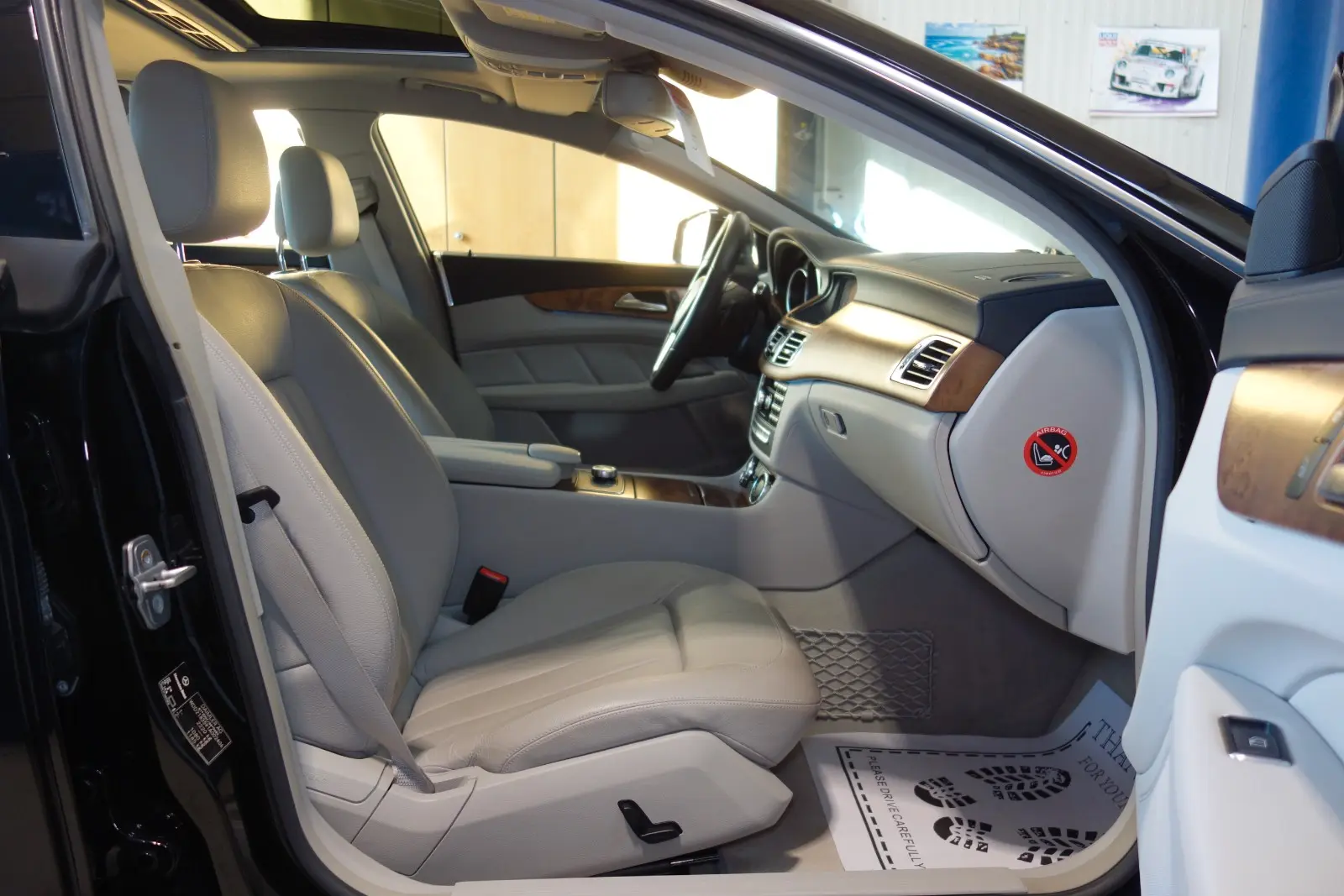Mercedes-Benz Classe CLS 350 BlueEFFICIENCY | 306 ch | BVA | Cuir beige | Suspension pneumatique | Toit ouvrant | GPS | Sièges chauffants