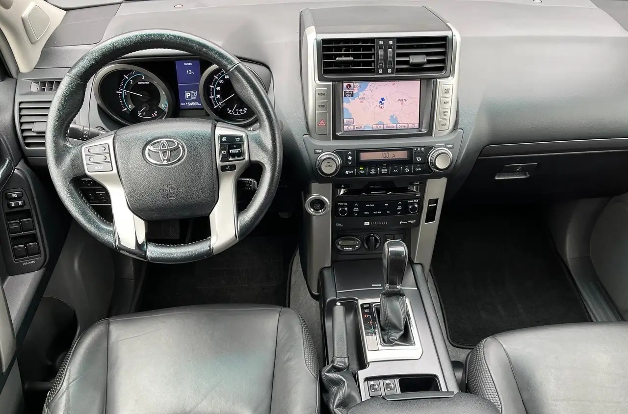 Toyota Land Cruiser 3.0 D-4D 190 ch Executive • Boîte auto • 4x4 • Cuir • GPS • Caméra • Sièges chauffants