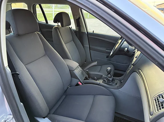 SAAB 9-3 SPORTCOMBI 1.8 LINEAR 122 ch BVM - 1ère MAIN - ATTELAGE - 166760 KM