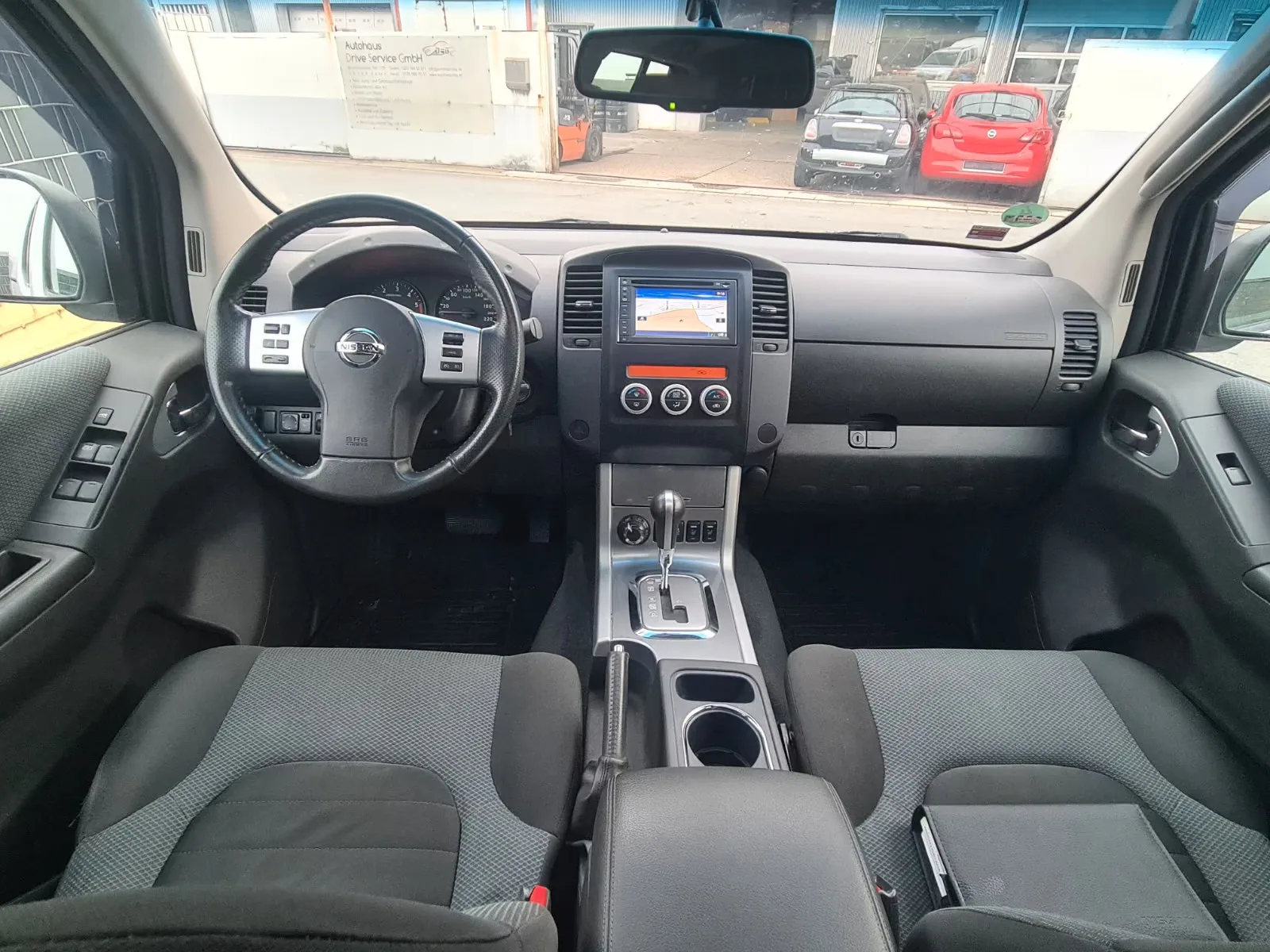 NISSAN NAVARA 190CH - 4X4 - BVA - CAMÉRA - TOIT OUVRANT - HISTORIQUE ENTRETIEN COMPLET - CT RECENT