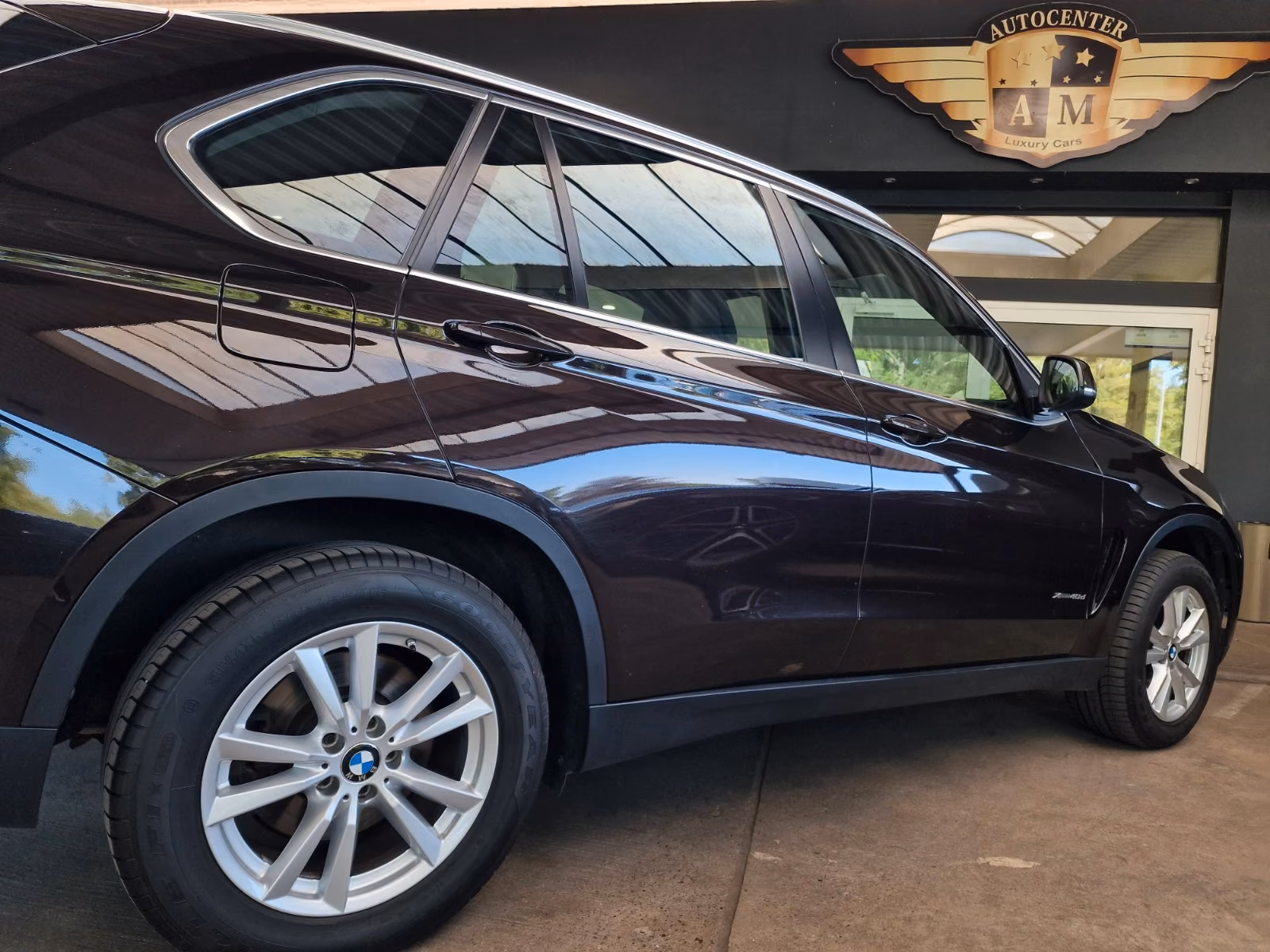 BMW X5 xDRIVE 40d 3.0 BI-TURBO 313ch BVA - CUIR DAKOTA - SIÈGES CHAUFFANTS ET VENTILÉS - ATTELAGE - CAMÉRA DE RECUL - SUSPENSION ADAPTATIVE