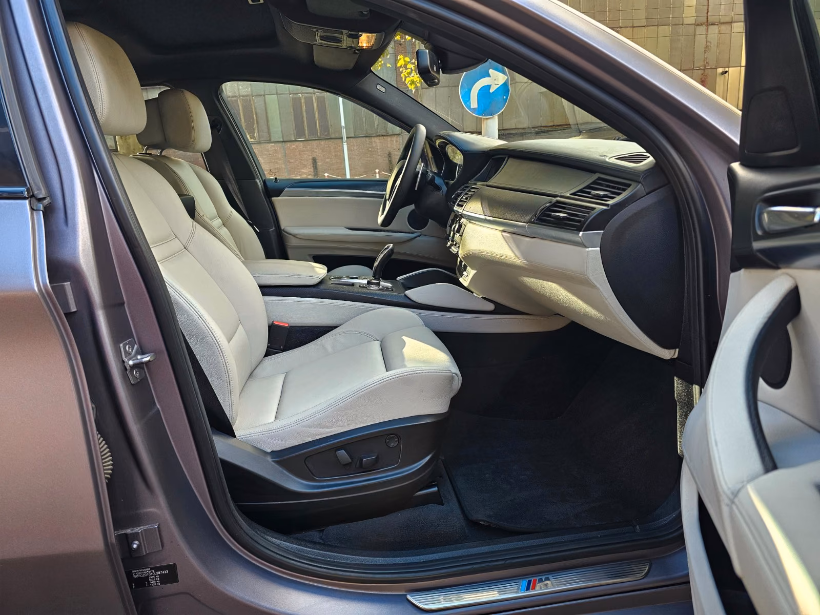 BMW X6 M 4.4 V8 | 555 ch | BVA | Kit Hamann | Toit ouvrant | Affichage tête haute | GPS | Sièges chauffants