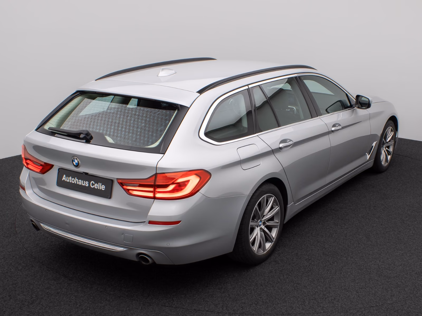 BMW 530i TOURING 252CH - LUXURY LINE -  CAMÉRA - HUD - 142.000 KMS