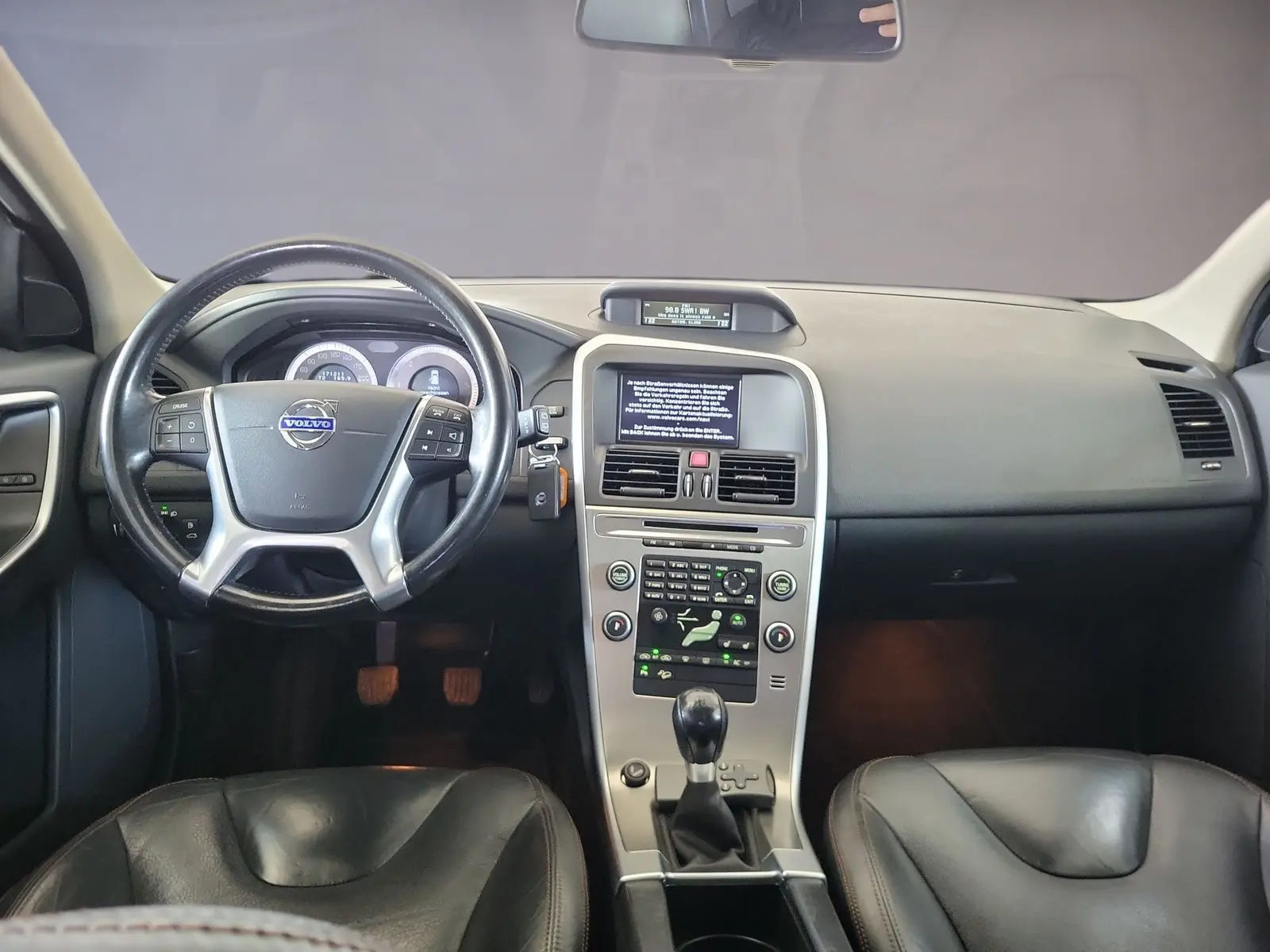 Volvo XC60 D5 AWD 205 ch Summum • 5 cylindres • Cuir • Toit pano • GPS • Caméra • Xénon • Attelage