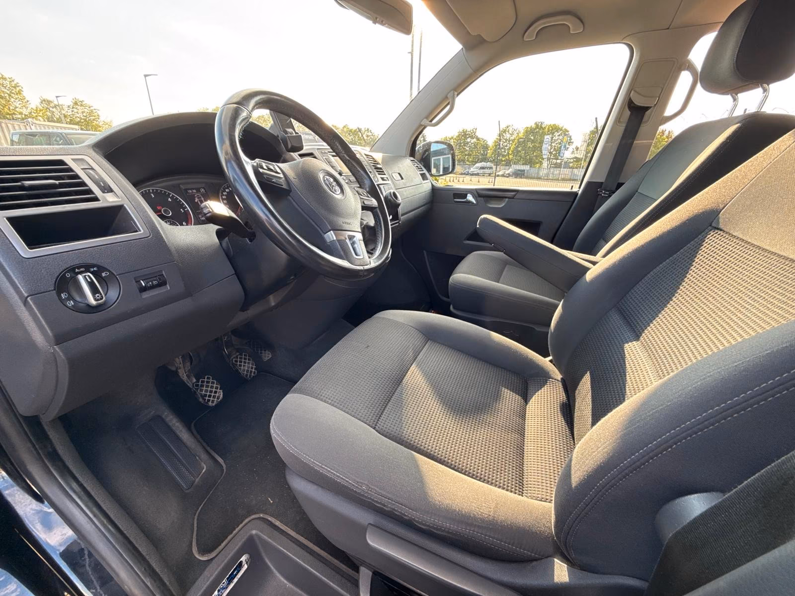 VOLKSWAGEN T5 MULTIVAN SPÉCIAL 2.0 TDI 140ch - 7 PLACES - CHAUFFAGE WEBASTO - GPS - SIÈGES CHAUFFANTS - CLIM BIZONE