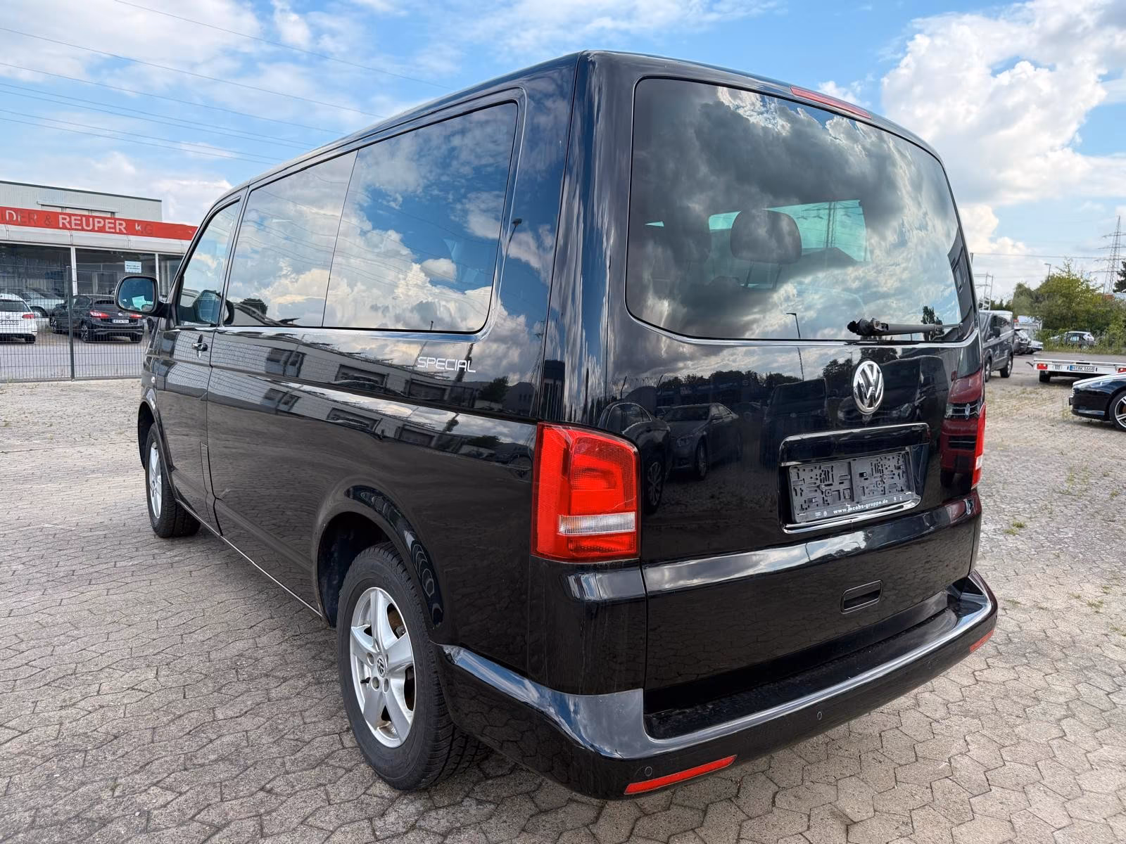 VOLKSWAGEN T5 MULTIVAN SPÉCIAL 2.0 TDI 140ch - 7 PLACES - CHAUFFAGE WEBASTO - GPS - SIÈGES CHAUFFANTS - CLIM BIZONE