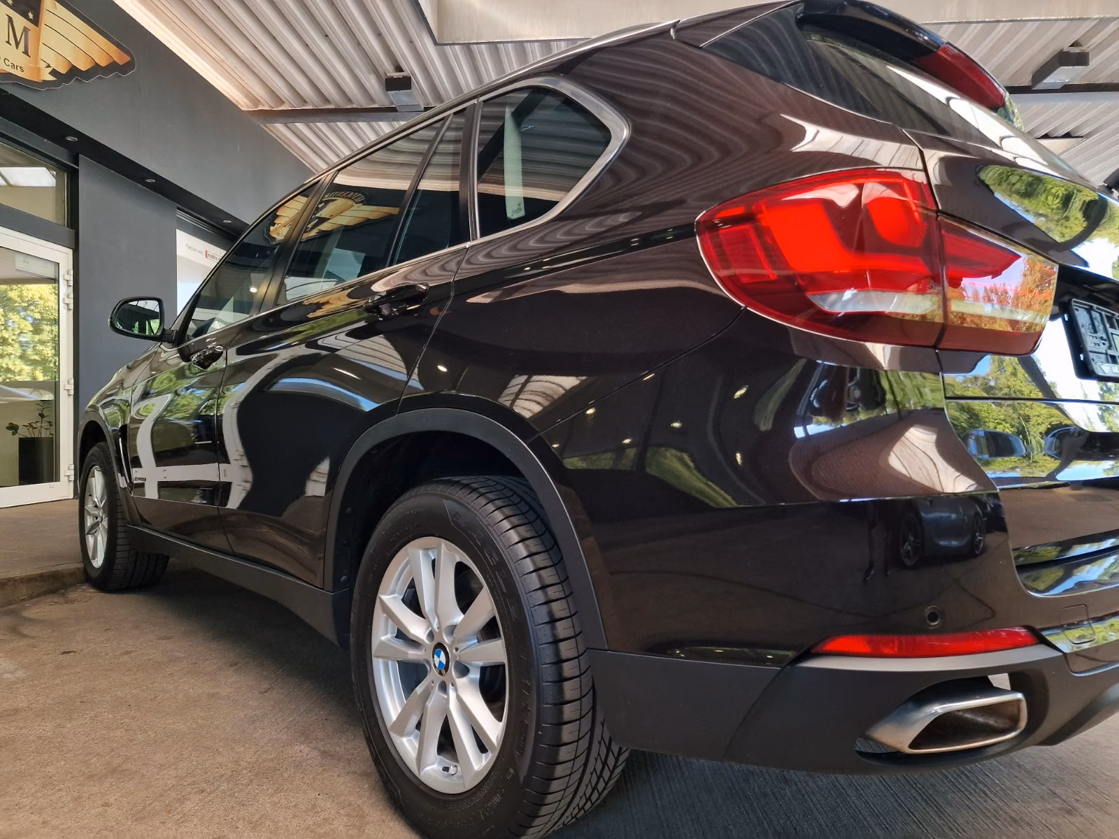 BMW X5 xDRIVE 40d 3.0 BI-TURBO 313ch BVA - CUIR DAKOTA - SIÈGES CHAUFFANTS ET VENTILÉS - ATTELAGE - CAMÉRA DE RECUL - SUSPENSION ADAPTATIVE