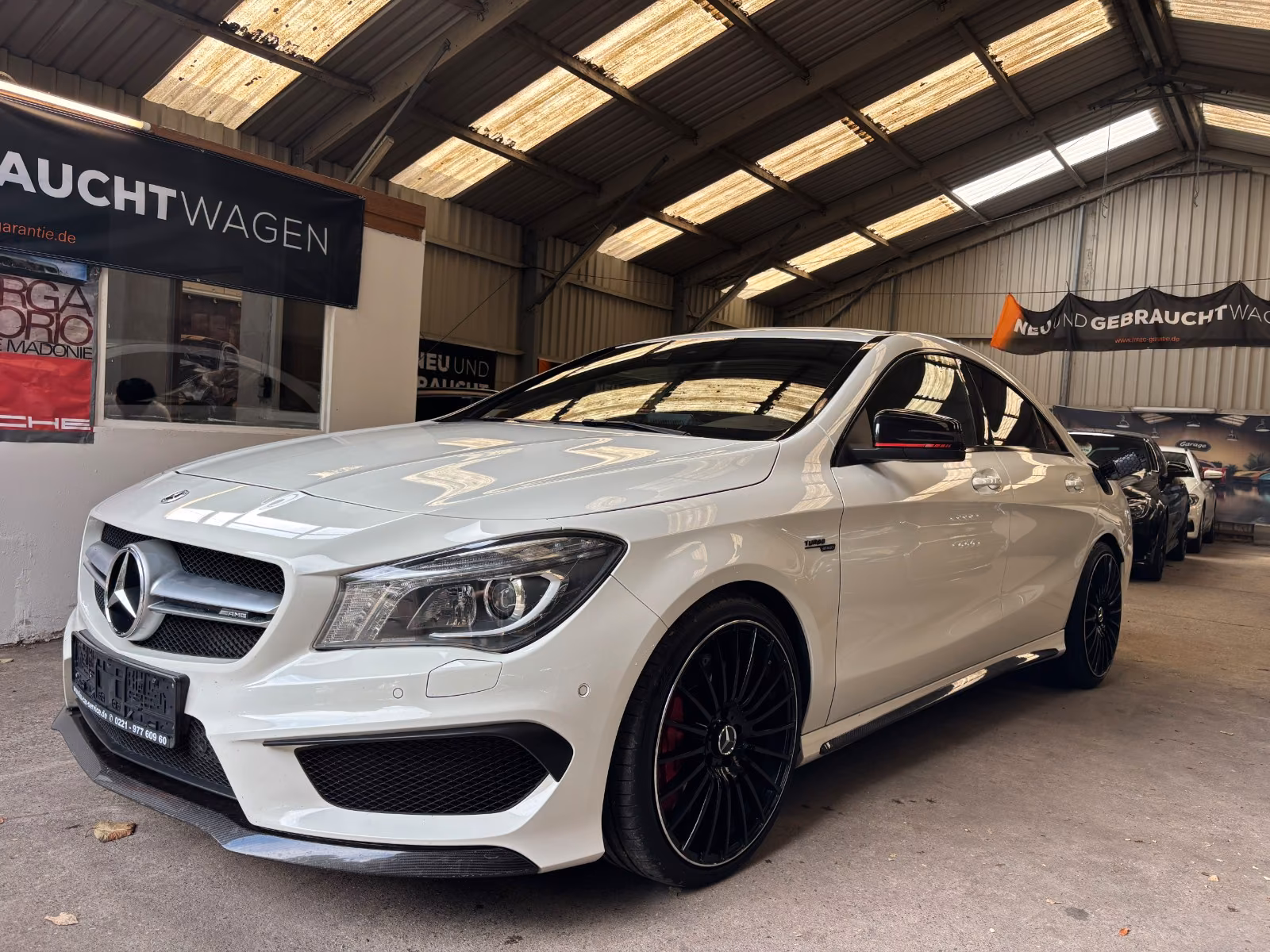 Mercedes CLA 45 AMG 4MATIC 381 ch • Pack Carbone AMG • DCT • Cuir • GPS • Sièges sport • Jantes 19"