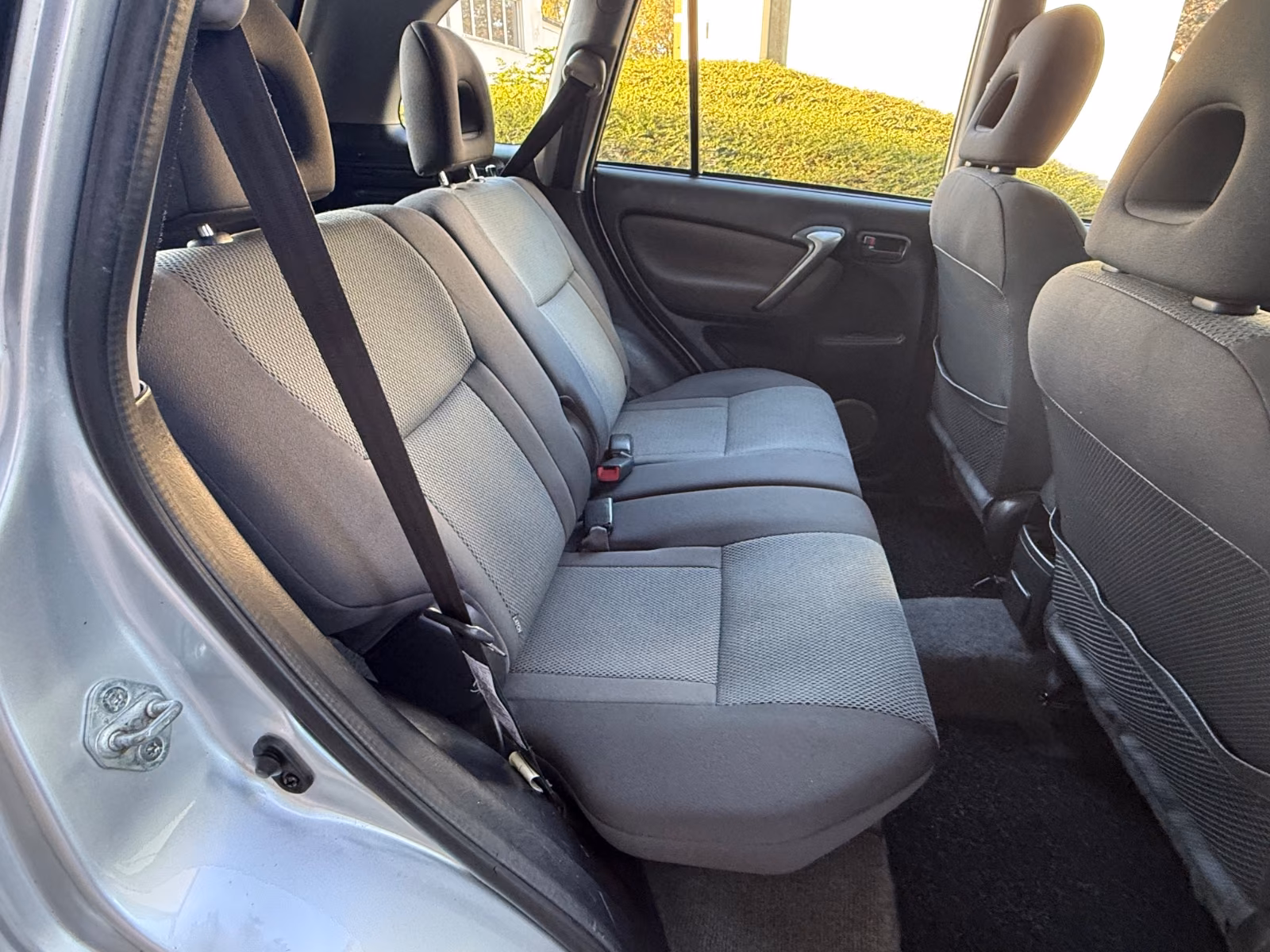 Toyota RAV4 2.0 VVT-i 150 ch 4x4 Sol • 5 portes • Clim auto • Attelage • Jantes 16"
