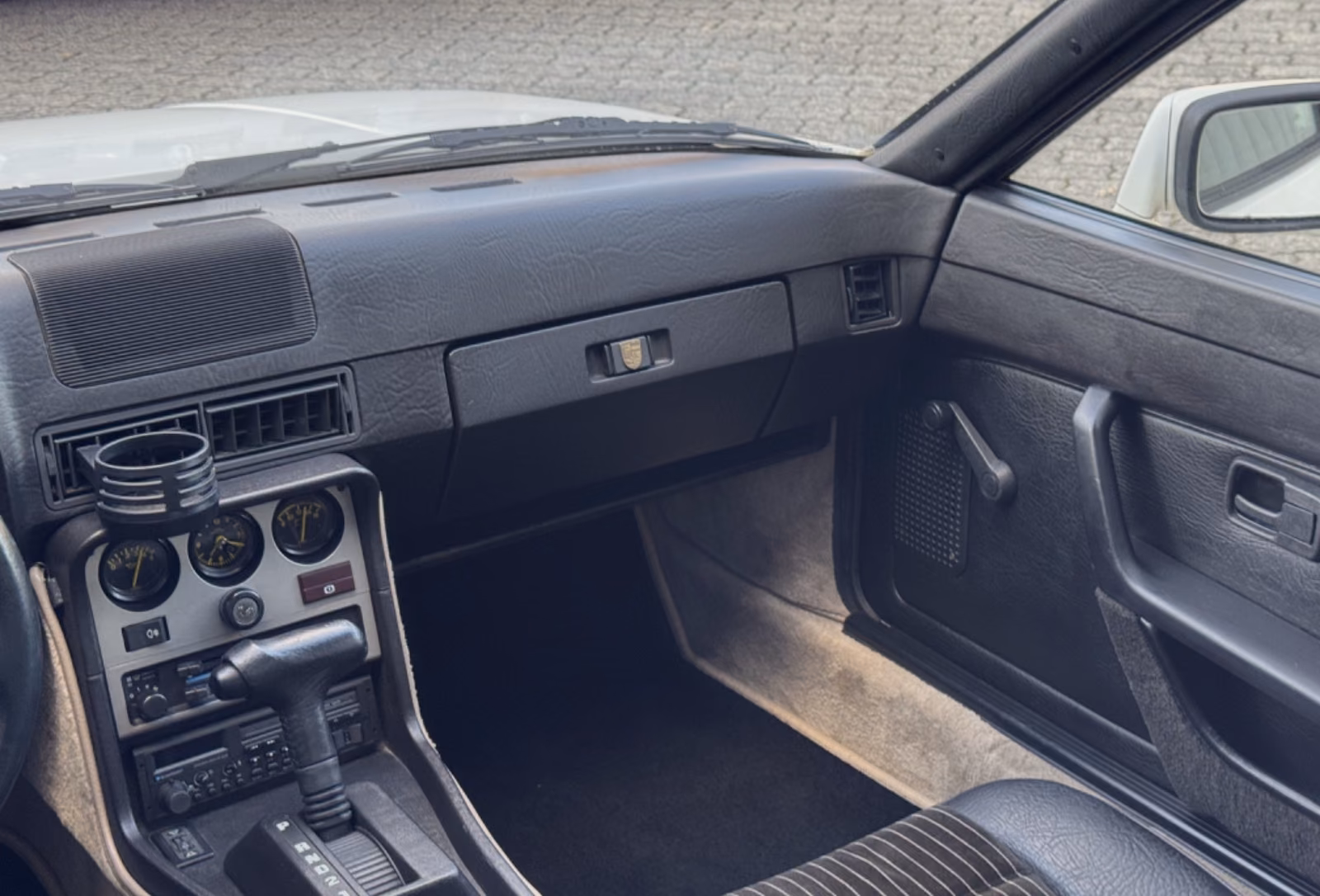 PORSCHE 944 2.5 163ch BVA - TOIT TARGA - JANTES FUCHS - VOLANT PORSCHE CUP - VÉHICULE DE COLLECTION