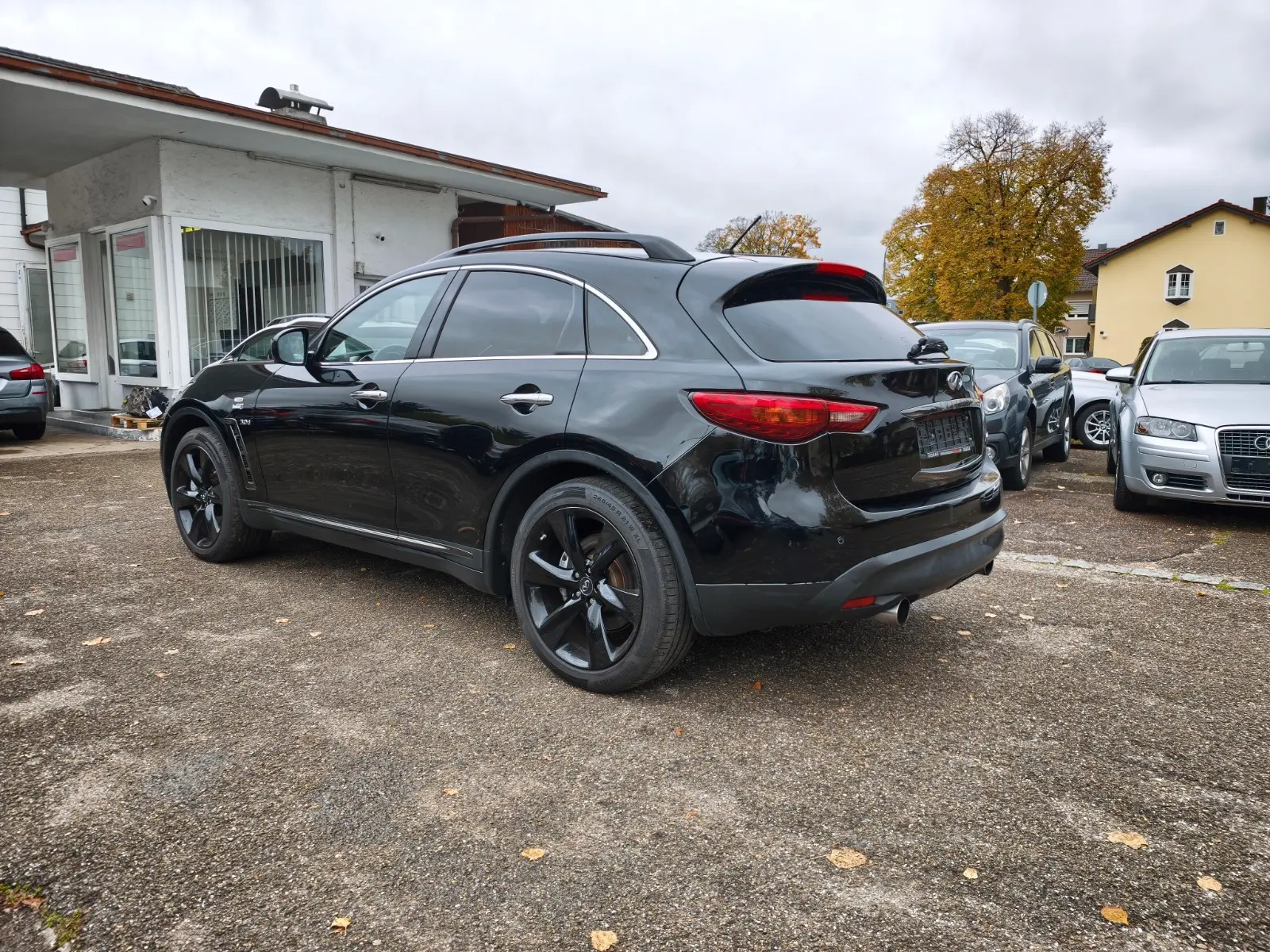 Infiniti QX70 3.0d S Premium | 238 ch | BVA | Cuir | Toit ouvrant | Régulateur adaptatif | Sièges chauffants et ventilés | GPS