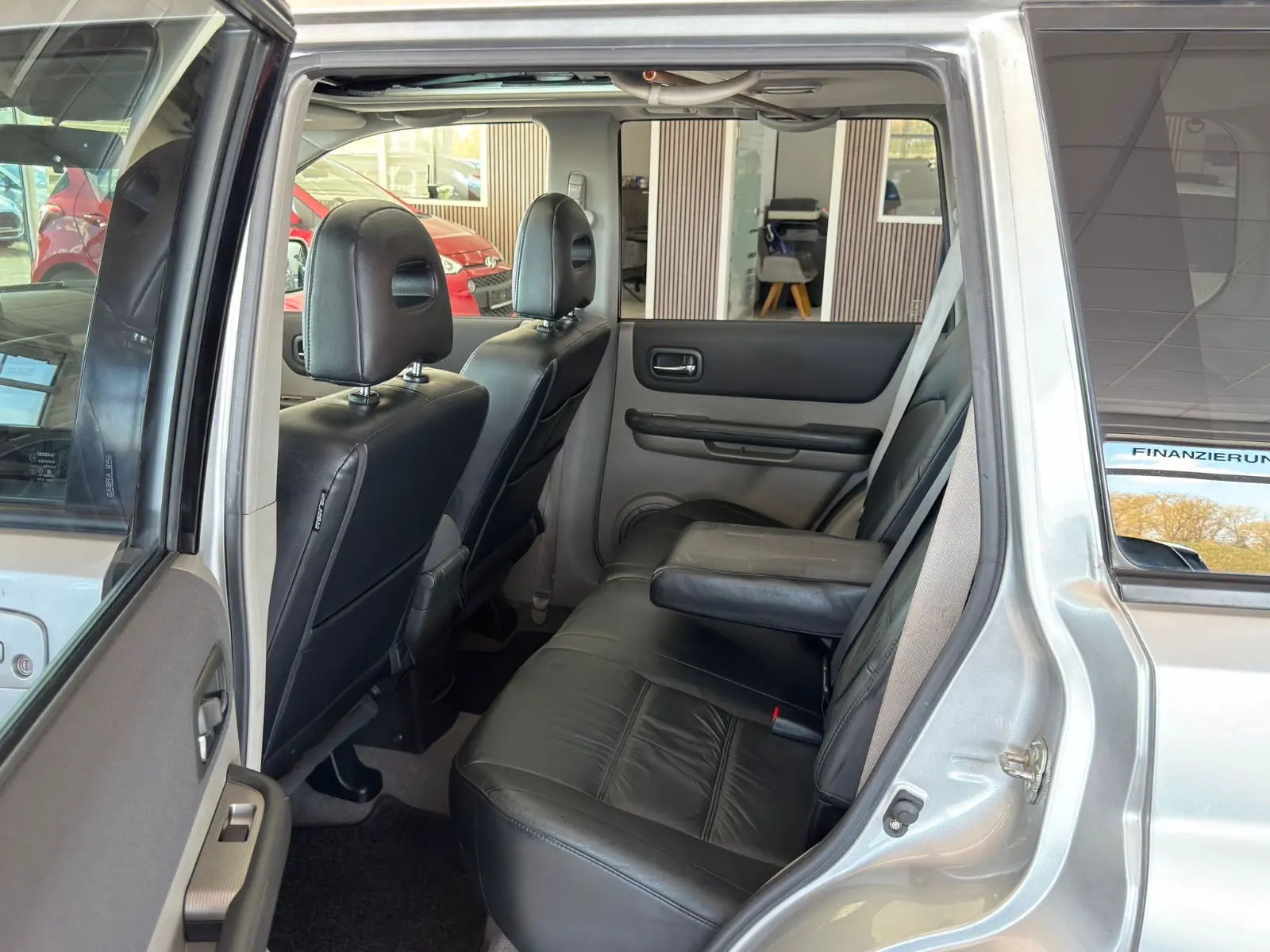 NISSAN X-TRAIL 2.2 dCi 136ch 4x4 - CUIR - TOIT PANORAMIQUE OUVRANT - SIÈGES CHAUFFANTS - SIÈGES ÉLECTRIQUES - RÉGULATEUR DE VITESSE