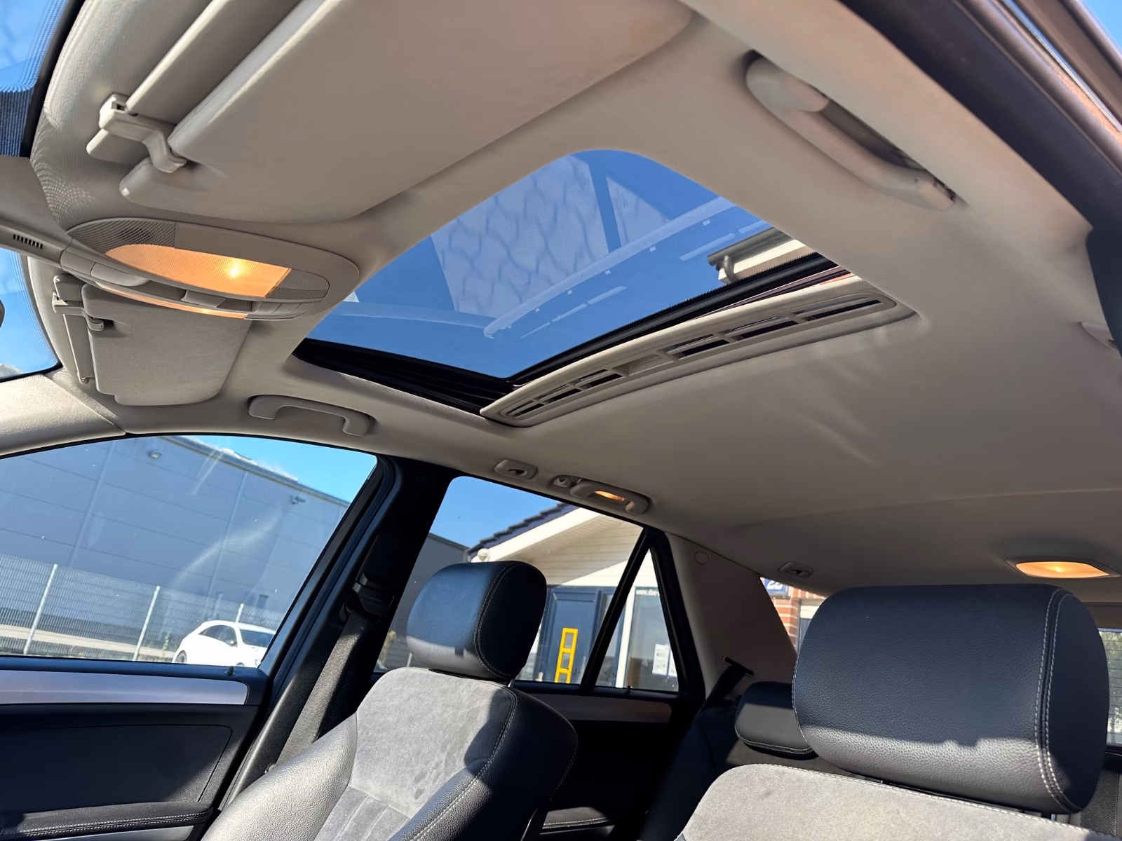 Mercedes-Benz ML 350 4Matic Pack Sport | 272 ch | BVA | Toit ouvrant | GPS | Sièges chauffants | Phares xénon