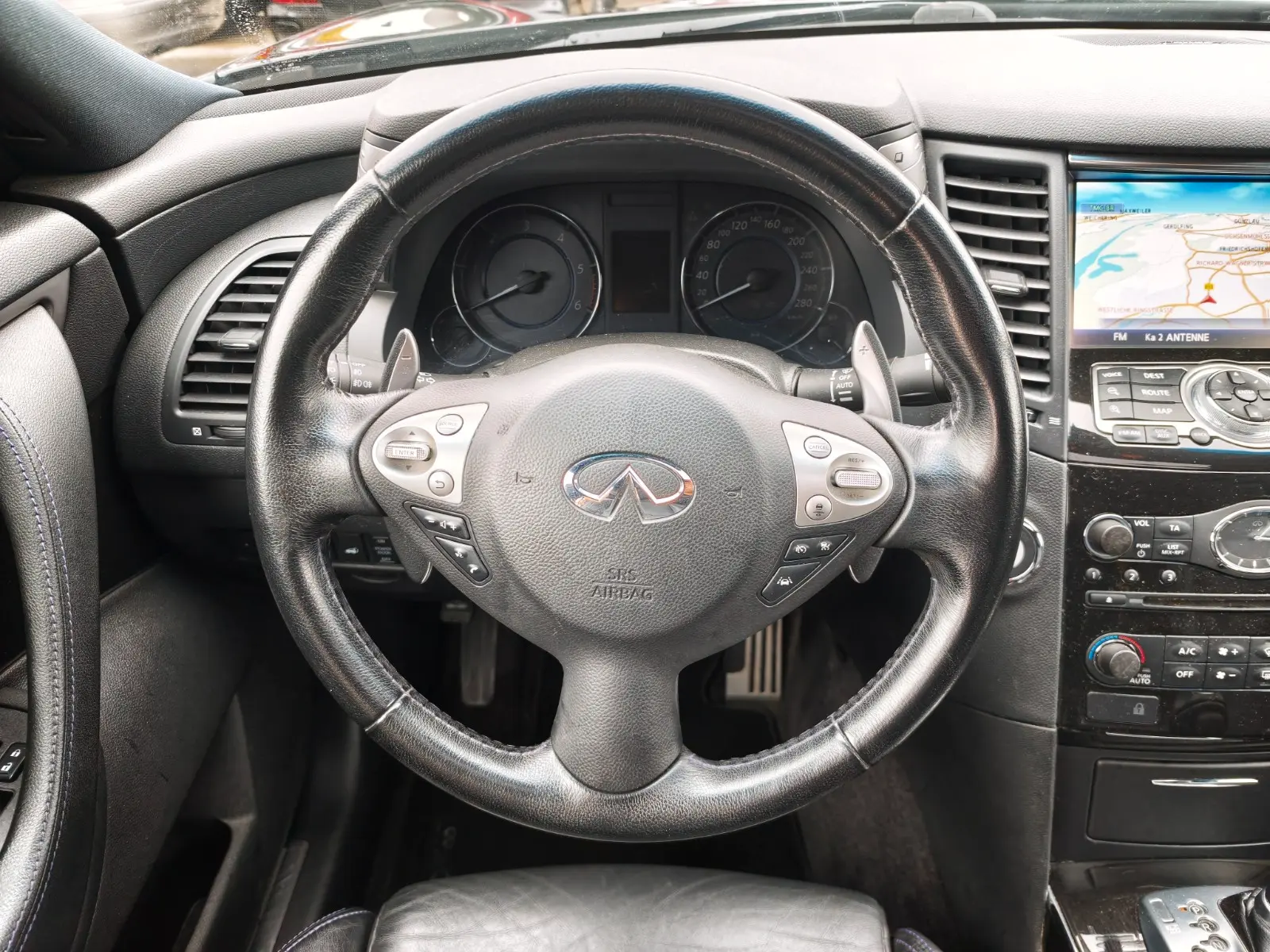 Infiniti QX70 3.0d S Premium | 238 ch | BVA | Cuir | Toit ouvrant | Régulateur adaptatif | Sièges chauffants et ventilés | GPS