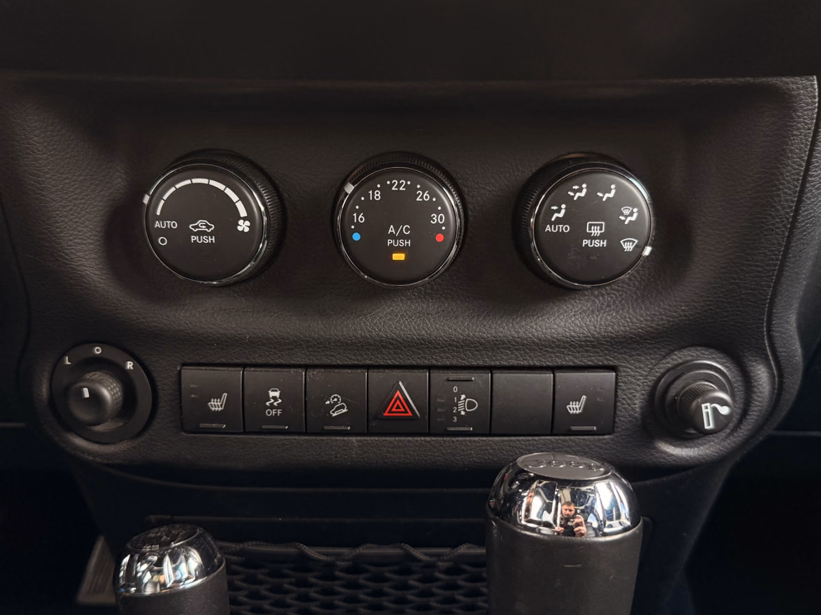 JEEP WRANGLER SAHARA 200CH 4X4