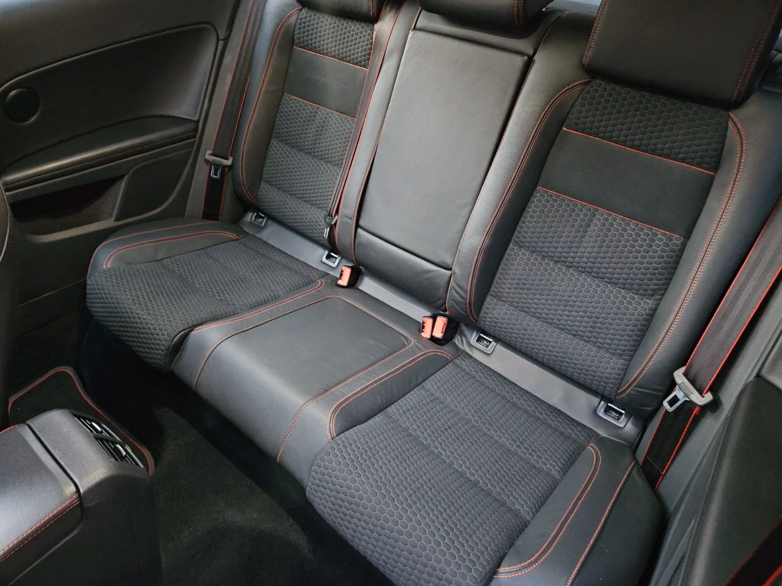 VOLKSWAGEN GOLF GTI 235CH EDITION 35