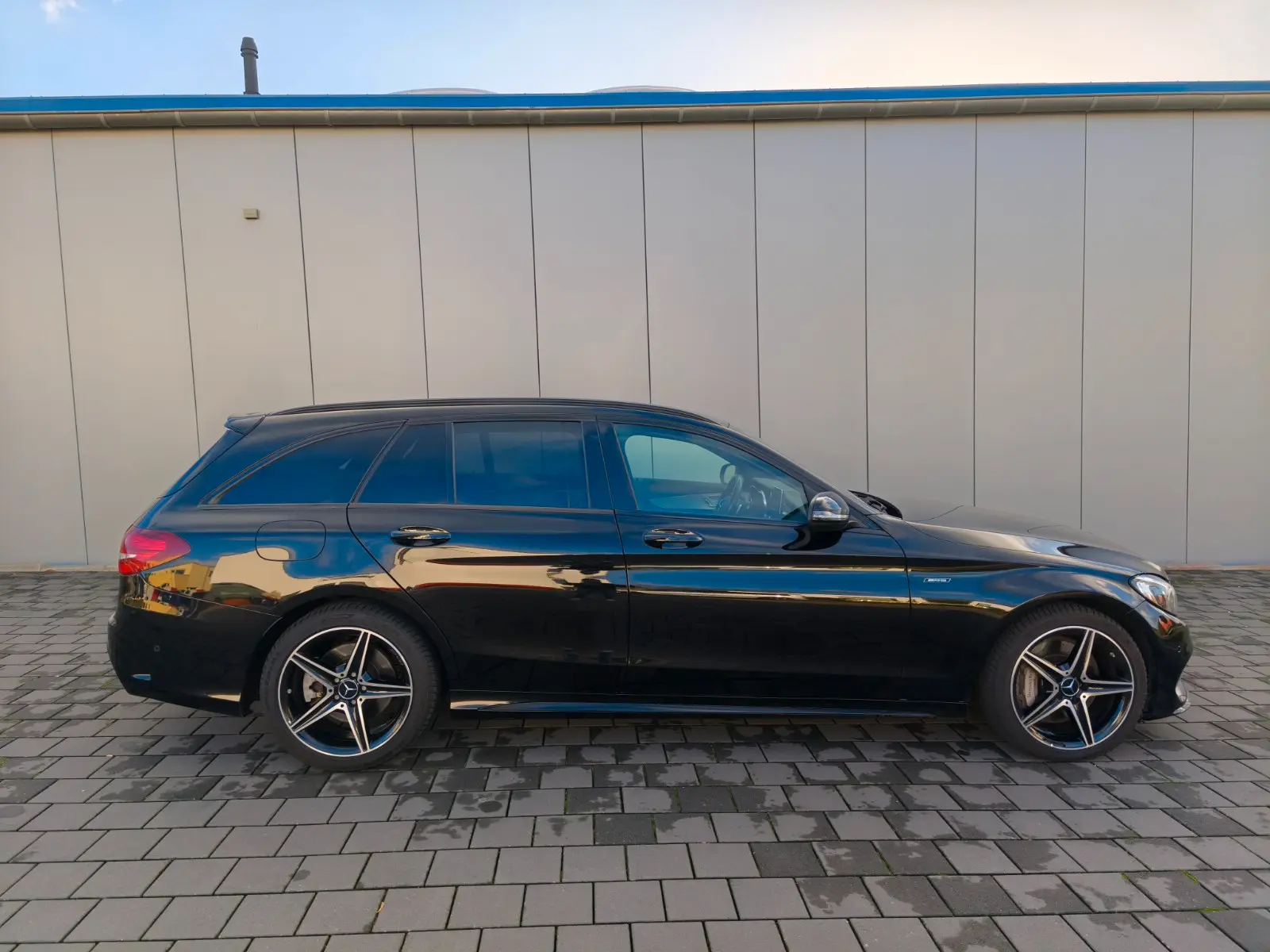 Mercedes-Benz Classe C 43 AMG 4MATIC Break Night Paket | 367 ch | BVA | Hayon électrique | Pack sport | Sièges électriques à mémoire