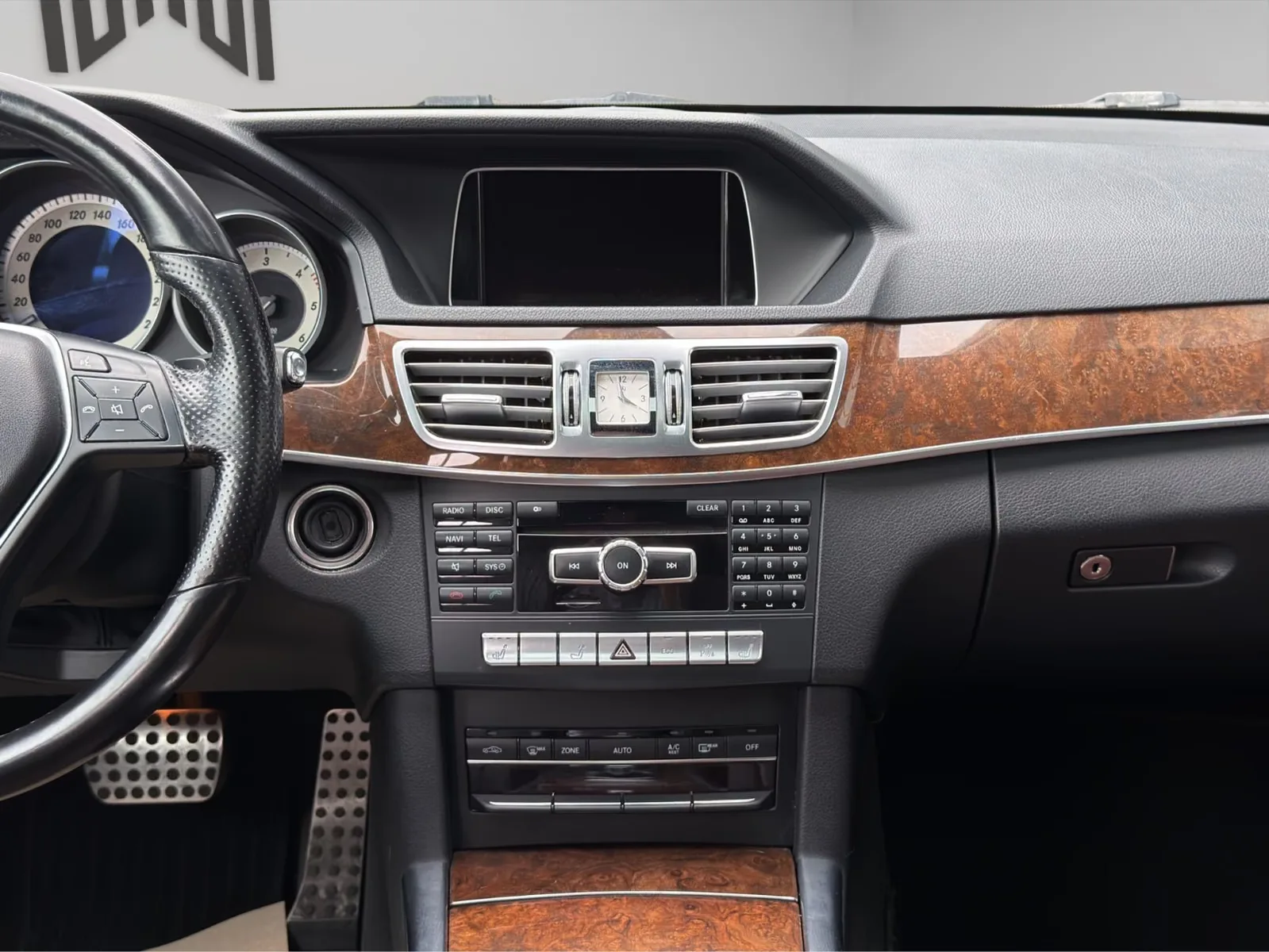 Mercedes E 350 BlueTEC Break V6 252 ch Avantgarde • Toit pano • Cuir • Harman Kardon • GPS • LED