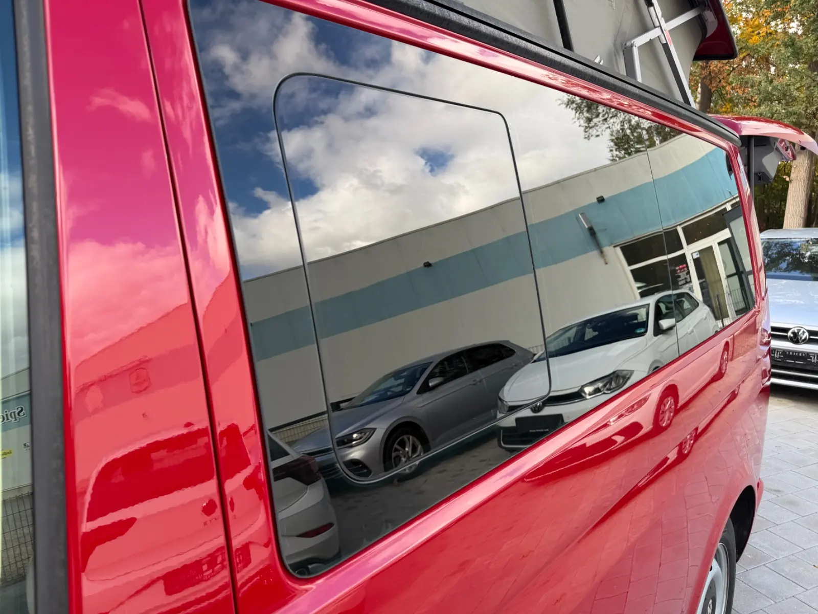VOLKSWAGEN T5 CALIFORNIA 2.0 TDI 140ch - TOIT RELEVABLE - CHAUFFAGE AUXILIAIRE - ATTELAGE - RÉGULATEUR DE VITESSE