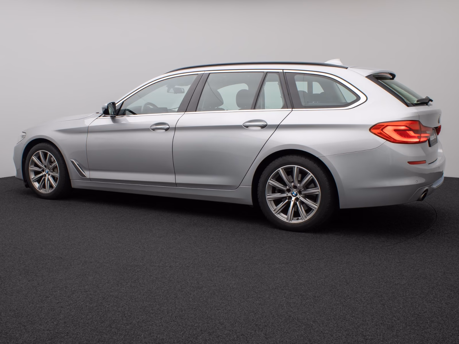 BMW 530i TOURING 252CH - LUXURY LINE -  CAMÉRA - HUD - 142.000 KMS