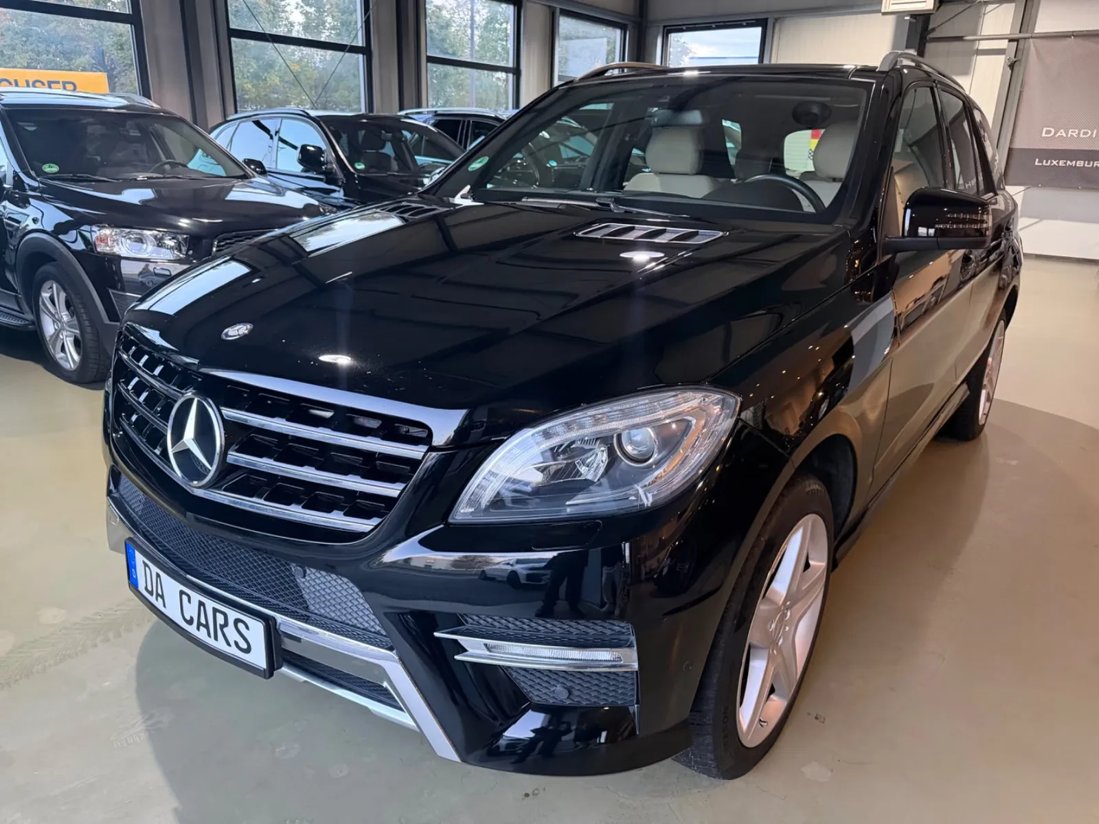 Mercedes-Benz Classe M 350 4MATIC Pack AMG | 306 ch | BVA | Toit panoramique | Cuir beige | Harman Kardon | GPS | Attelage