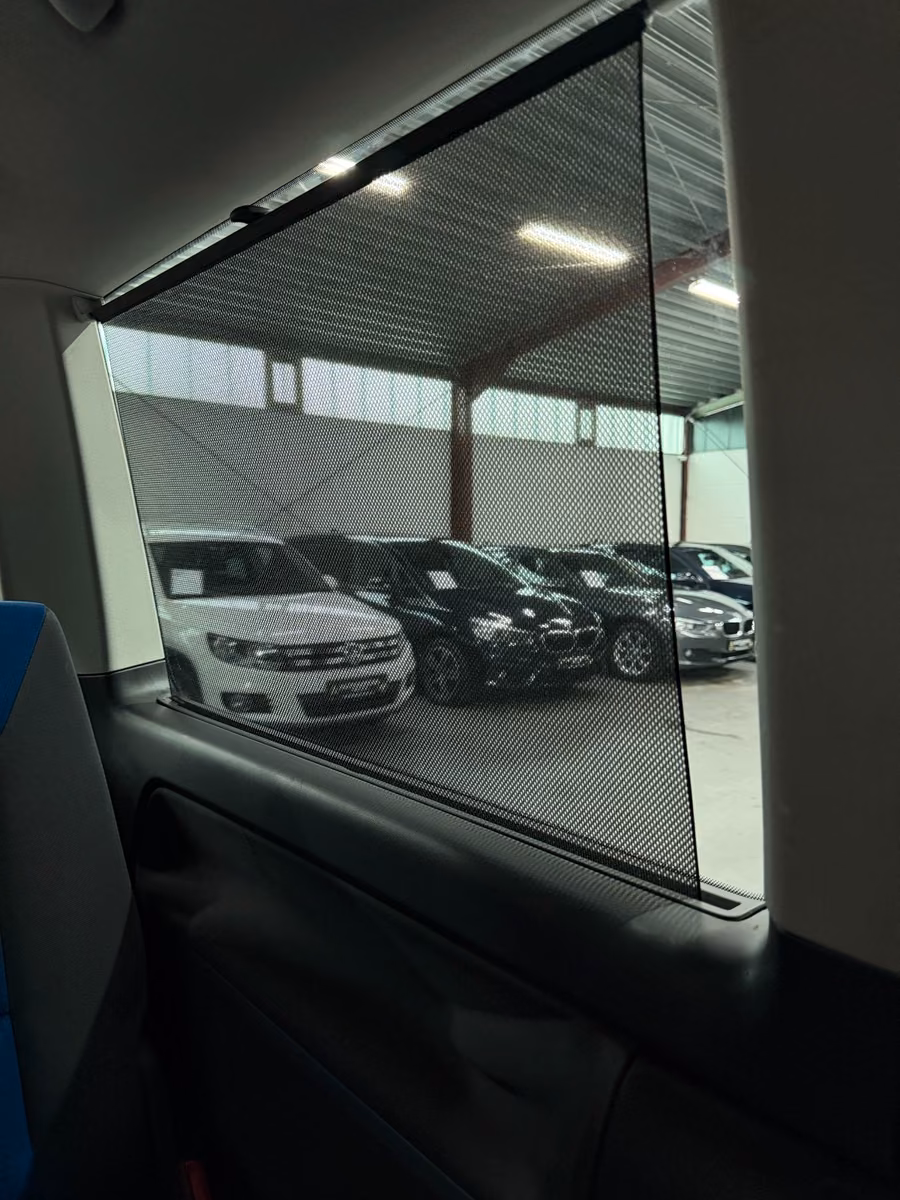 VOLKSWAGEN T5 MULTIVAN COMFORTLINE 2.5 TDI 131 CH – 7 PLACES – SIÈGES PIVOTANTS – BANQUETTE COUCHETTE – CLIM 3 ZONES – 181 000 KM