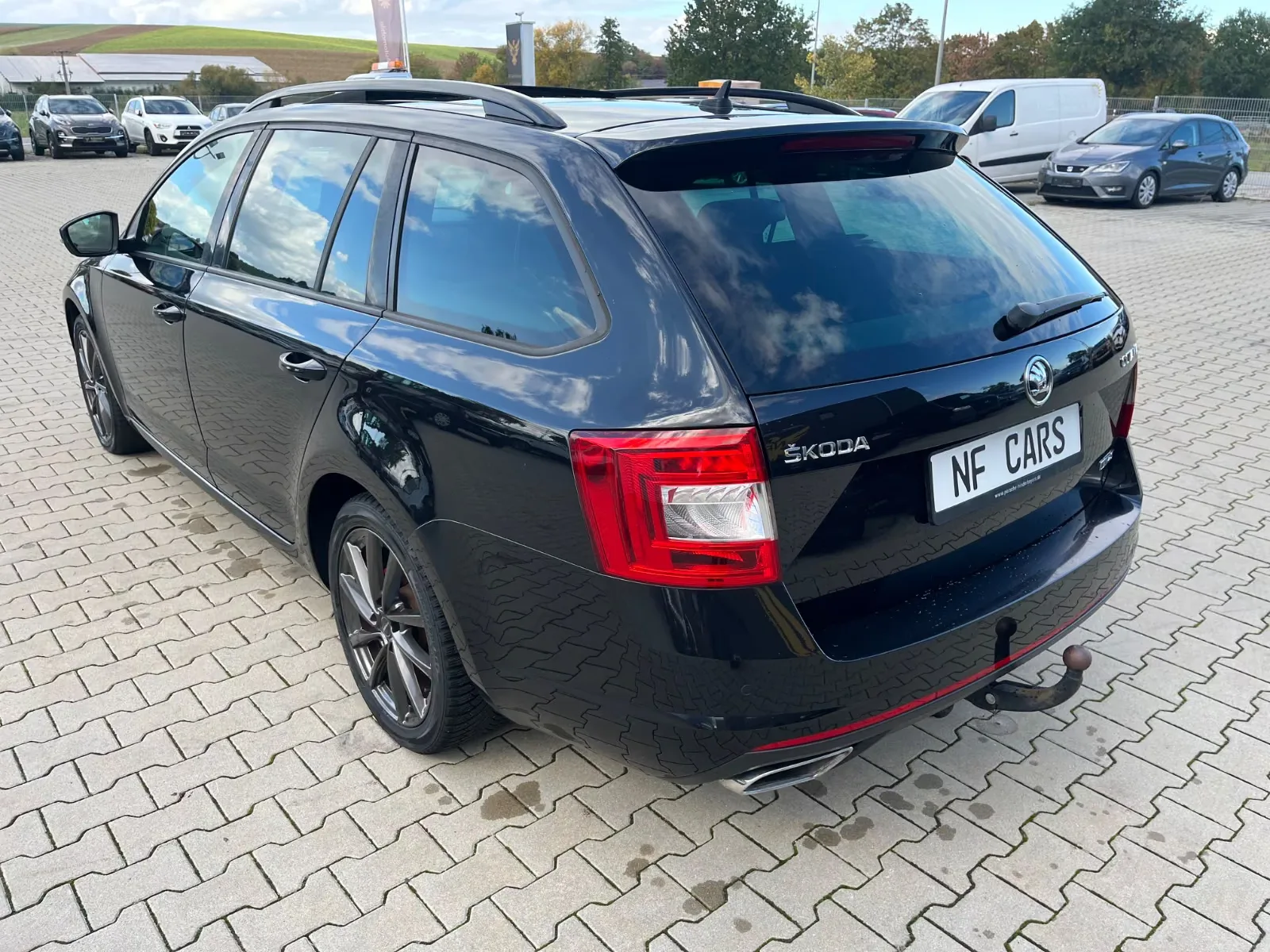 SKODA OCTAVIA COMBI RS 2.0 TDI 184ch DSG - TOIT PANORAMIQUE - ATTELAGE AMOVIBLE - GPS COLUMBUS - JANTES 19" - SIÈGES CHAUFFANTS