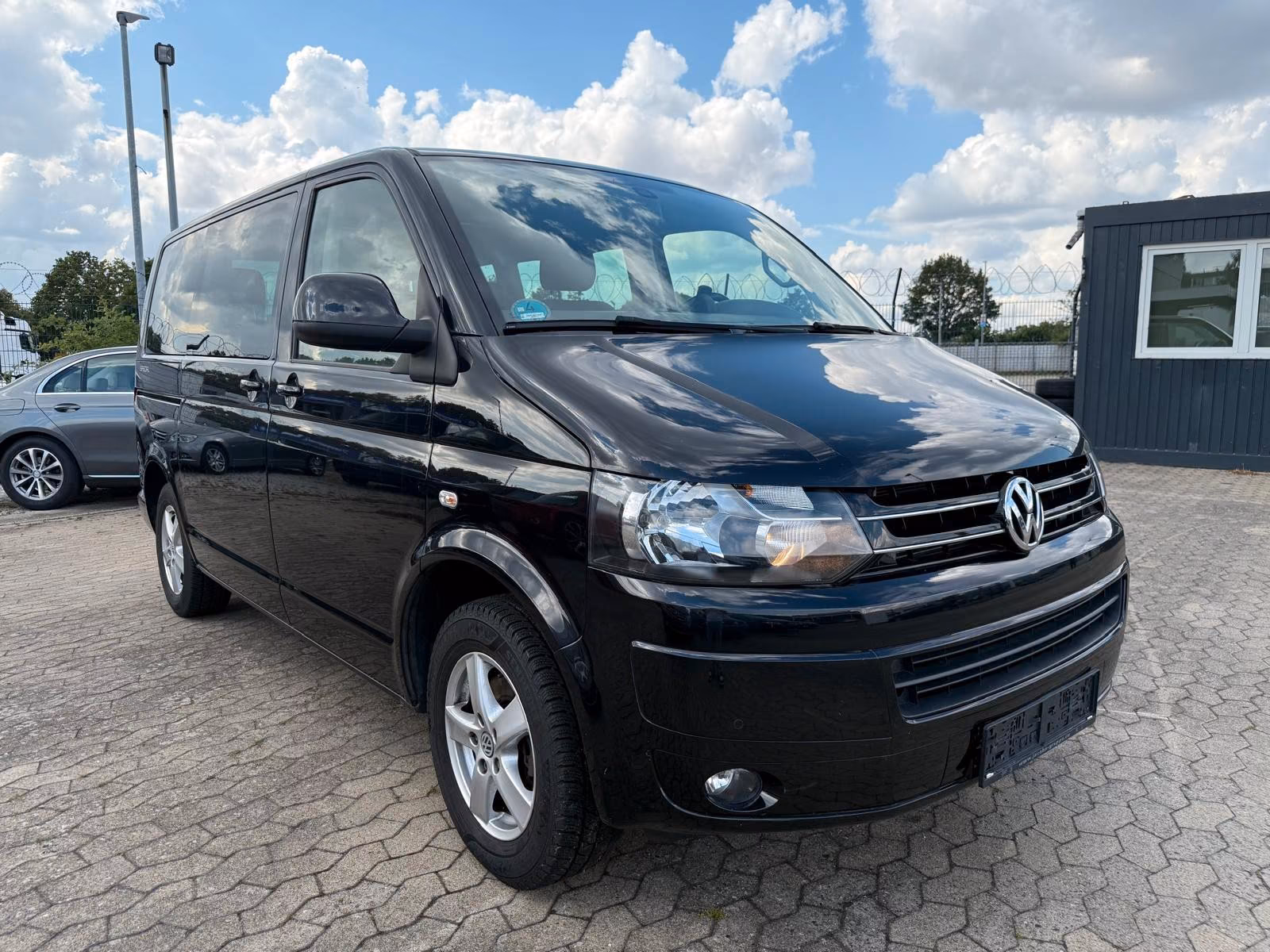 VOLKSWAGEN T5 MULTIVAN SPÉCIAL 2.0 TDI 140ch - 7 PLACES - CHAUFFAGE WEBASTO - GPS - SIÈGES CHAUFFANTS - CLIM BIZONE