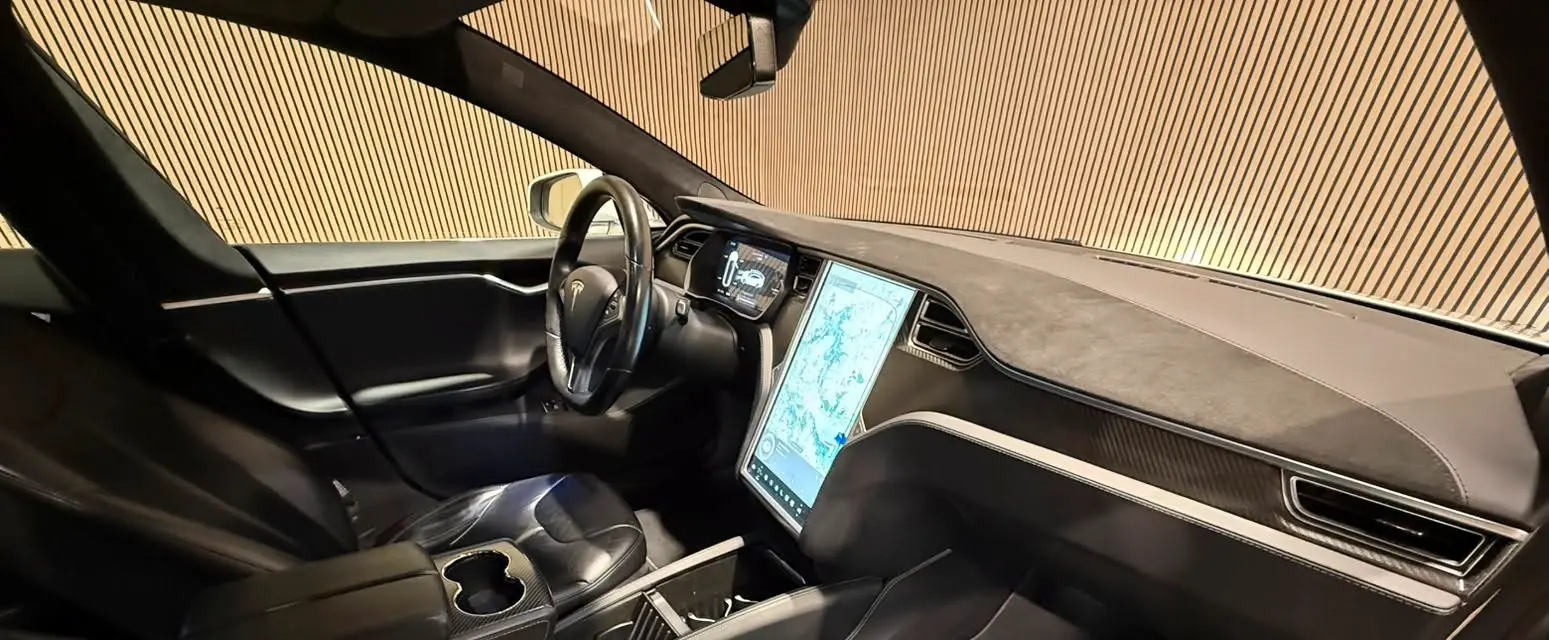 Tesla Model S Performance 85 367ch - Supercharge gratuite - Jantes 17" - Régulateur - Toit panoramique - Sièges chauffants éléctriques